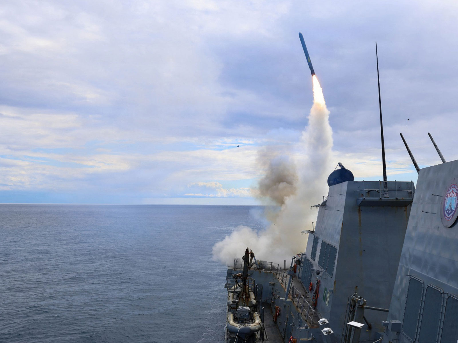 The U.S. Navy Arleigh Burke-class guided-missile destroyer USS Thomas Hudner fires a Tomahawk land attack missile (File Photo/Reuters, Third Party)