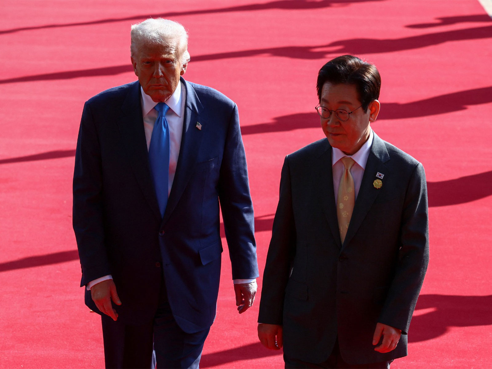 US President Donald Trump with South Korean President Lee Jae Myung on the sidelines of the Asia-Pacific Economic Cooperation leaders' summit in Gyeongju, South Korea on October 29, 2025 (Photo/Reuters)