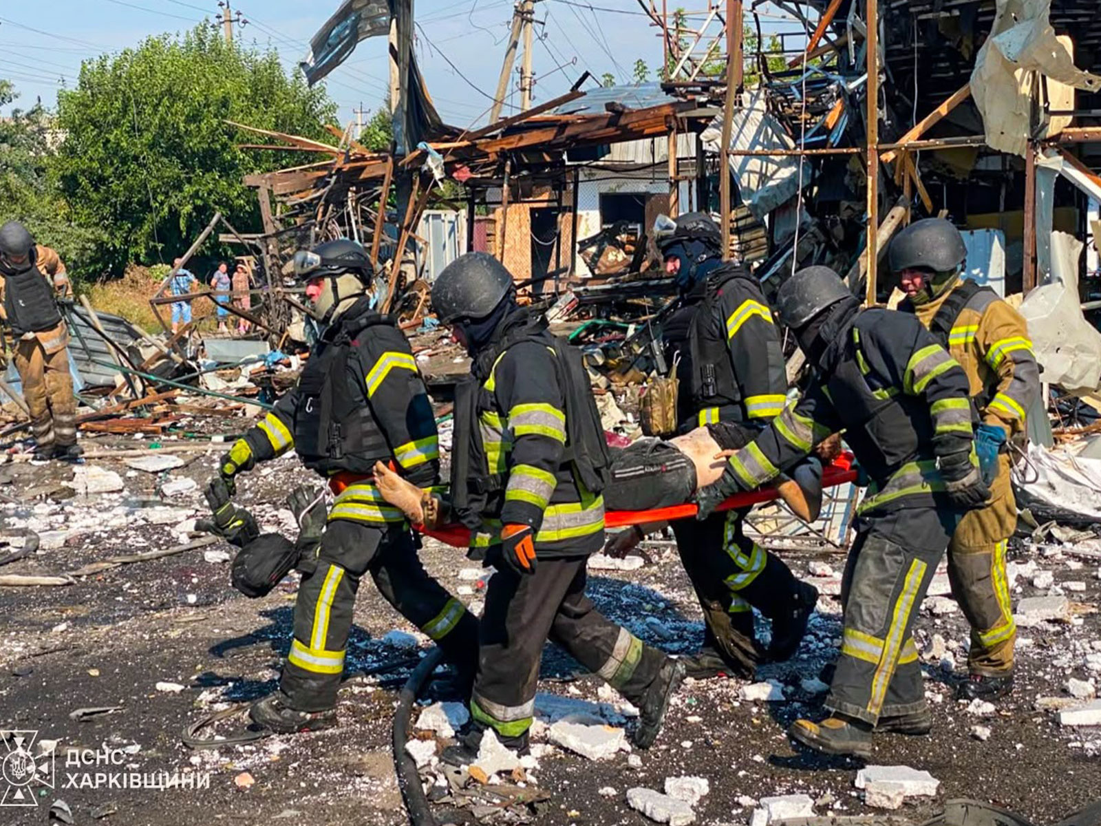 Ukrainian President Volodymyr Zelenskyy shares visuals of the strike site Pechenihy in the Kharkiv region (Photo/X/@ZelenskyyUa)