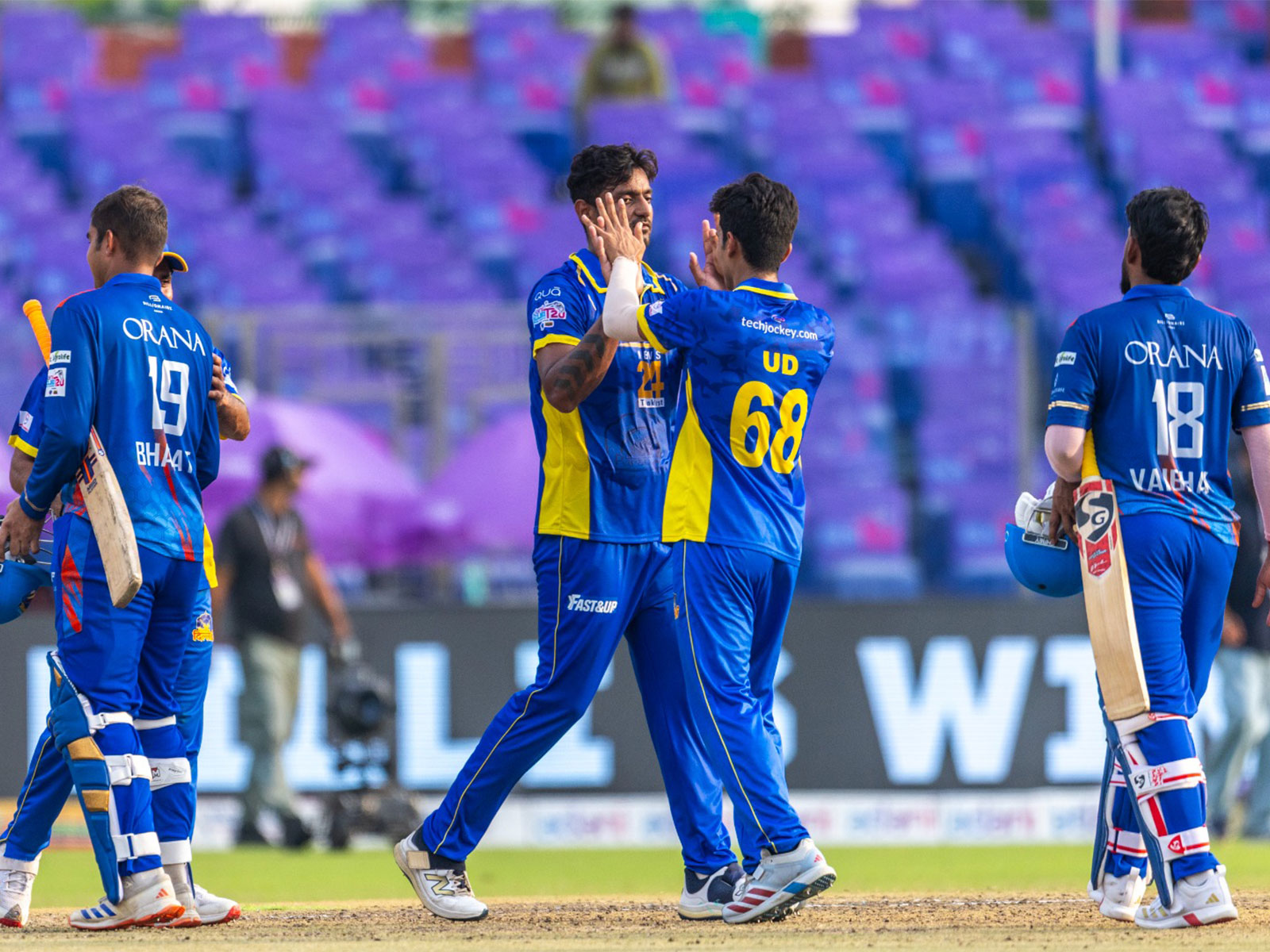 Purani Dilli 6 and North Delhi Strikers players (Photo: DPL)