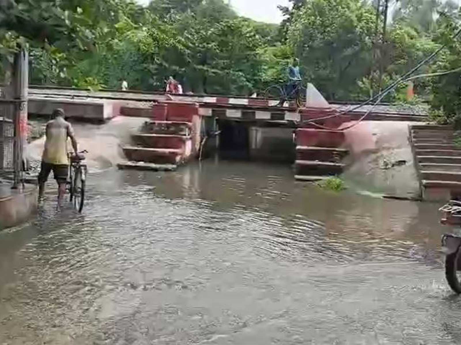 Waterlogging at Serampore underpass (Photo/ANI)