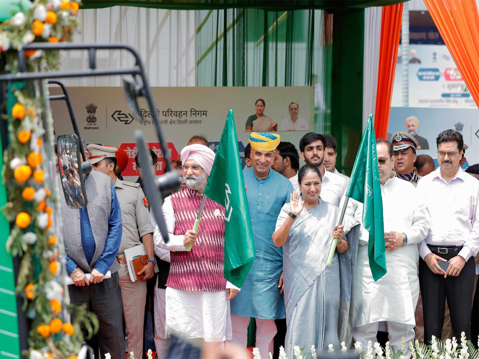 Delhi Lieutenant Governor Taranjit Singh Sandhu and Chief Minister Rekha Gupta (Photo/X/@LtGovDelhi)