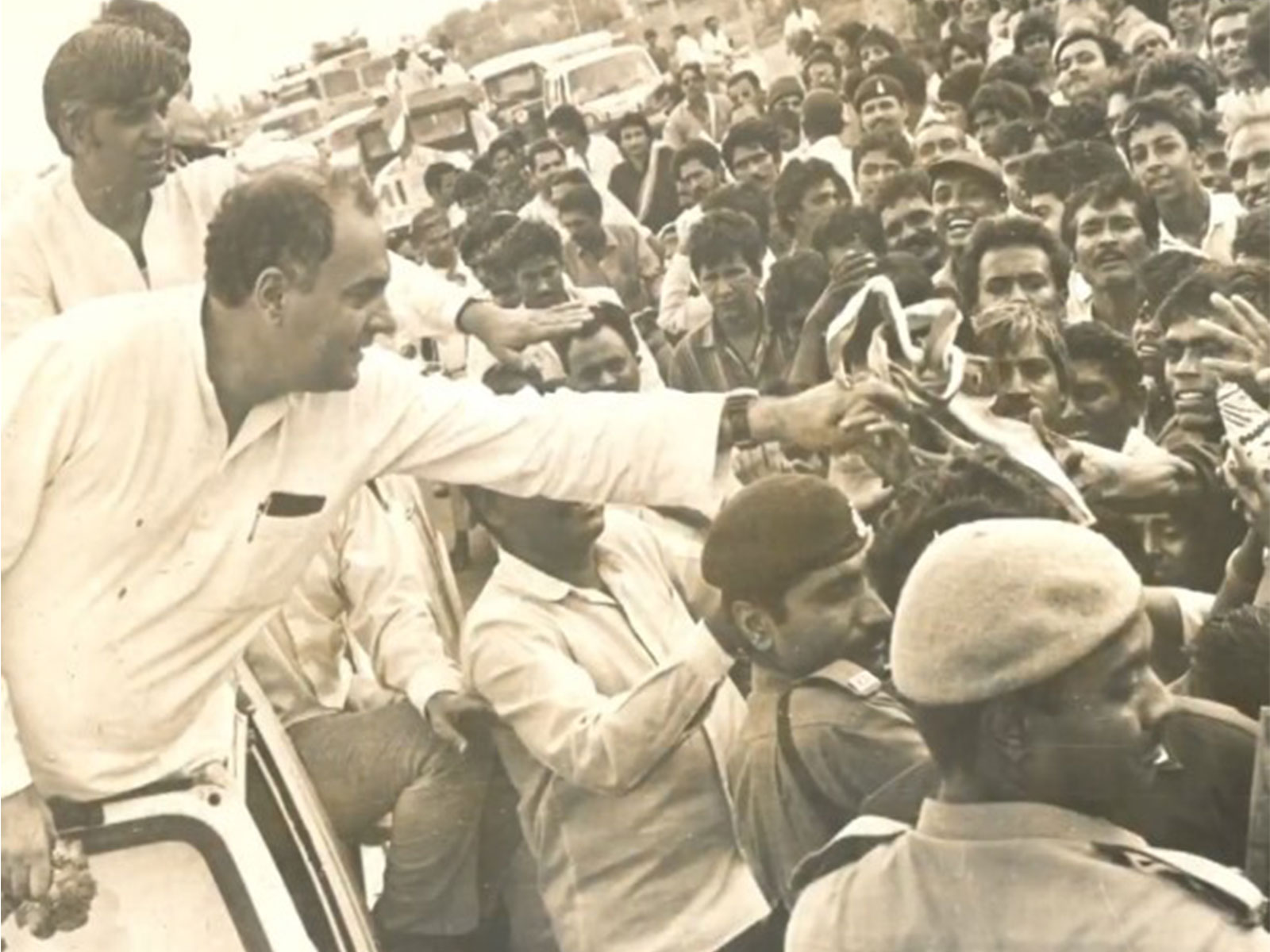 Former Prime Minsiter Rajiv Gandhi (Photo/x/@Kharge) 