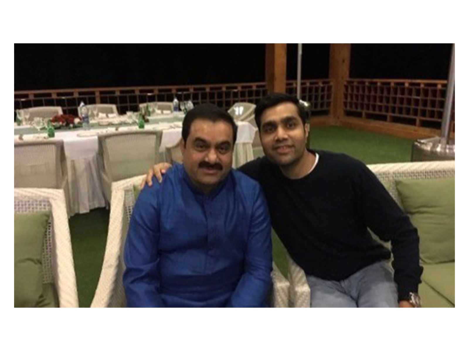 Karan Adani with his family  (Photo/@KaranAdani)