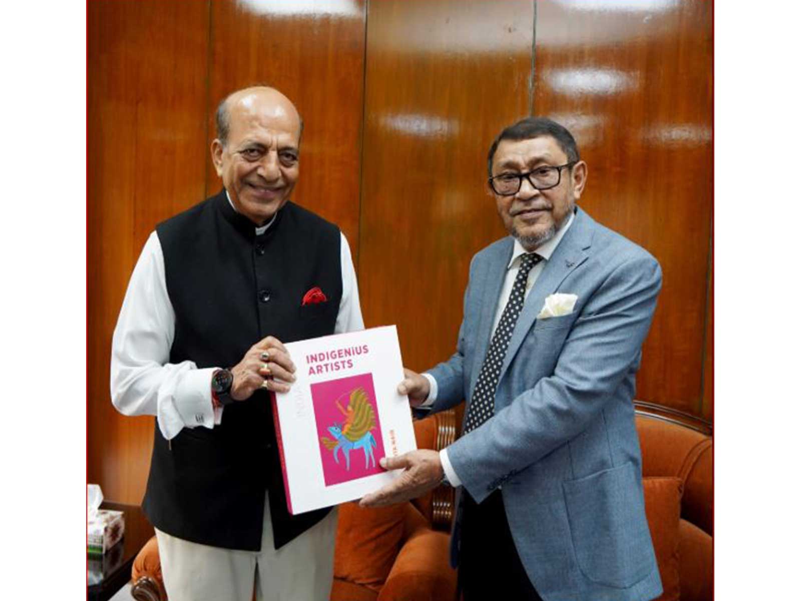 Indian High Commissioner to Bangladesh, Dinesh Trivedi wiht Bangladesh Minister of Health and Family Welfare Sardar Md. Sakhawat Hossain, in Dhaka (Photo/x/.@ihcdhaka)