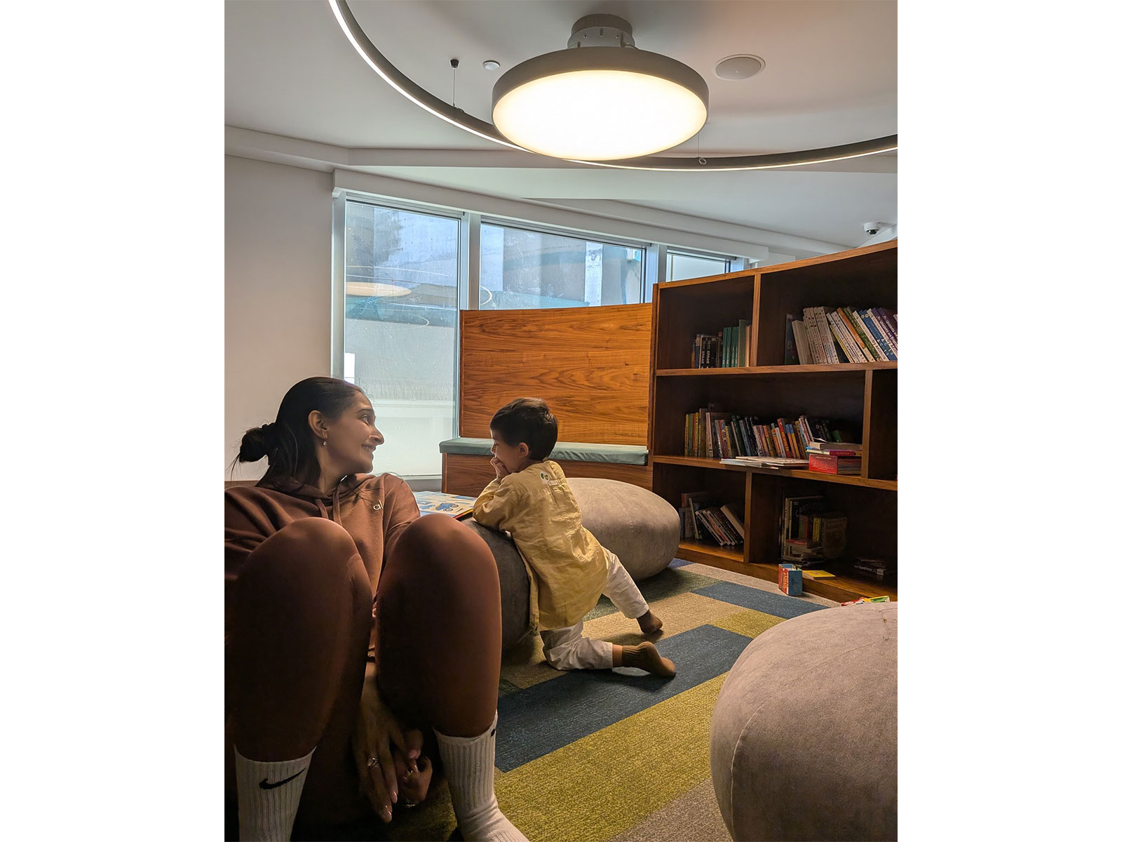 Sonam Kapoor with son Vayu (Photo/Instagram@sonamkapoor)