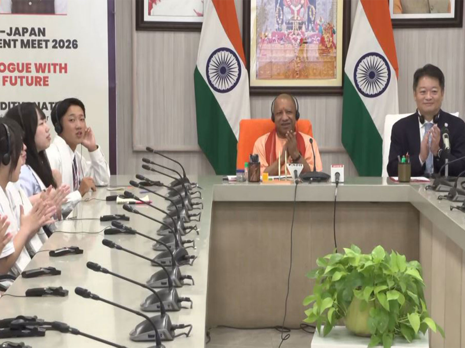 CM Yogi Adityanath meets Japanese students (Photo/ANI)