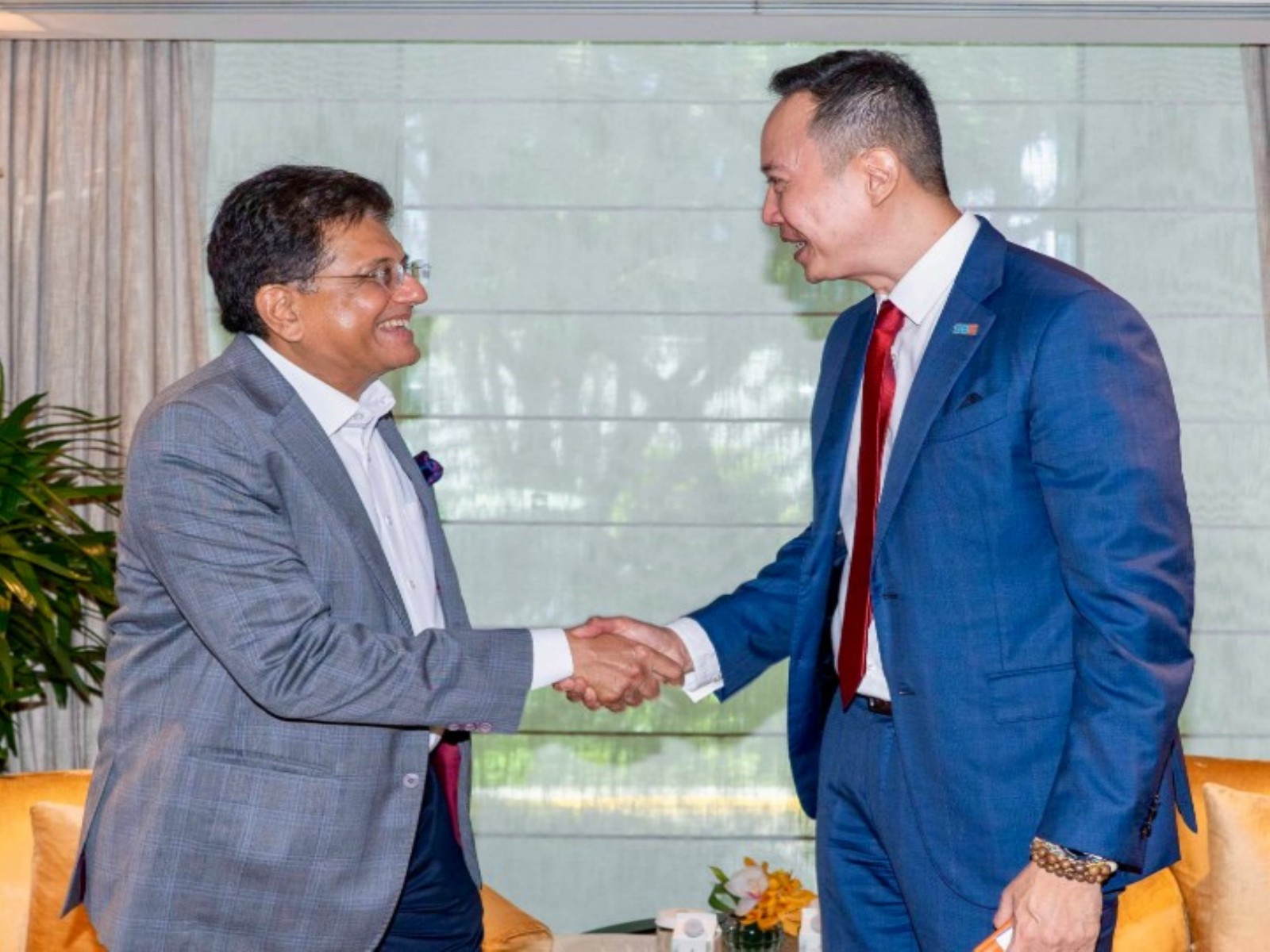 Piyush Goyal with Singapore Business Federation Chairman Mark Lee (Photo/X_@PiyushGoyal)