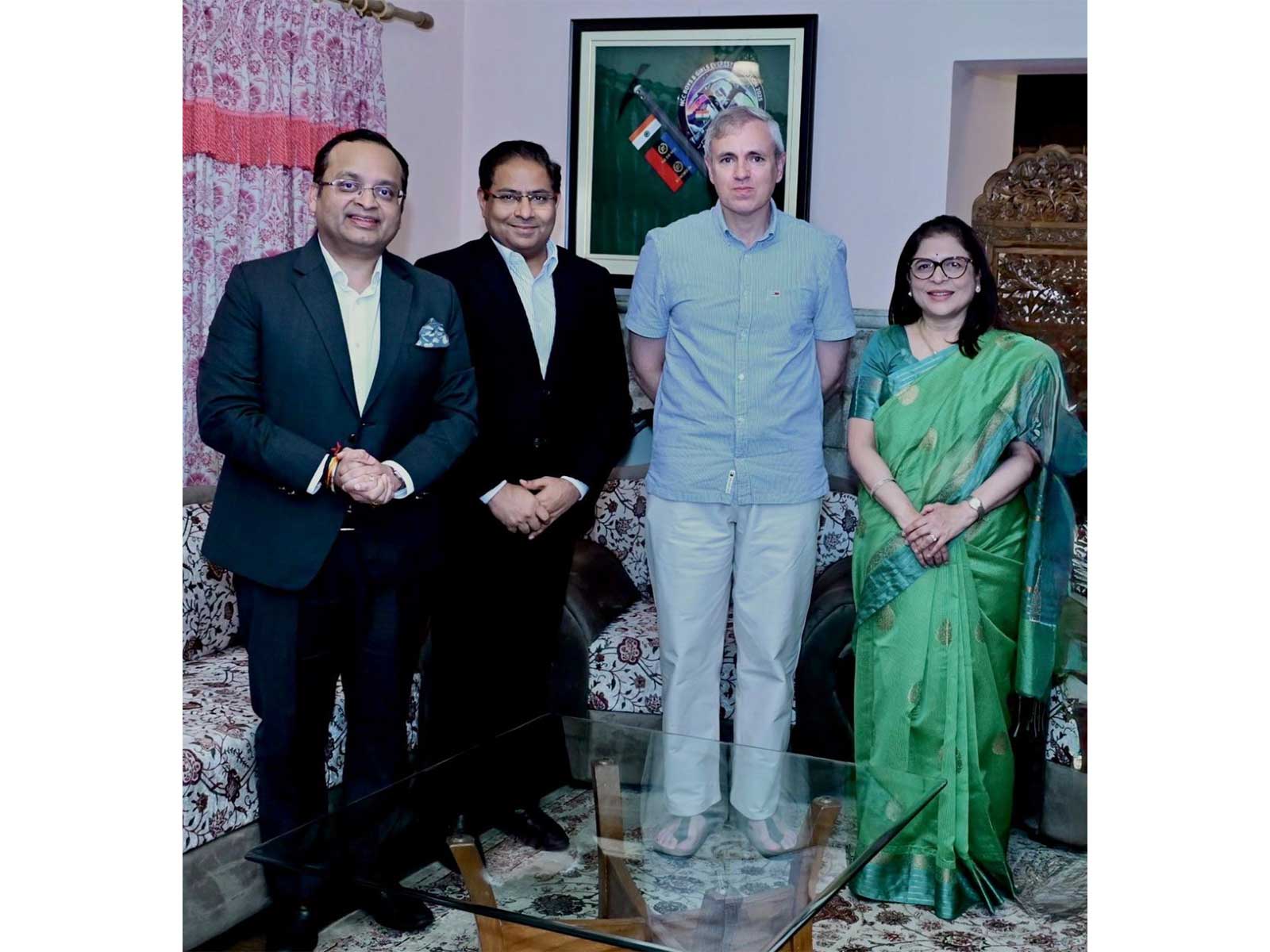 HDFC Life leadership team meets Hon'able Chief Minister of Jammu & Kashmir, Shri Omar Abdullah