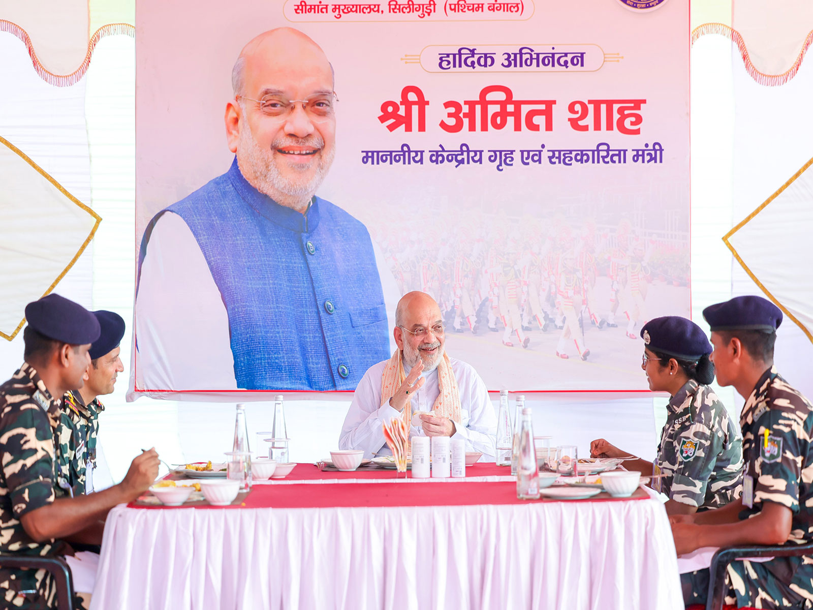 Union Minister Amit Shah joins Sashastra Seema Bal personnel for 'Bada Khana' (Photo/@AmitShah)
