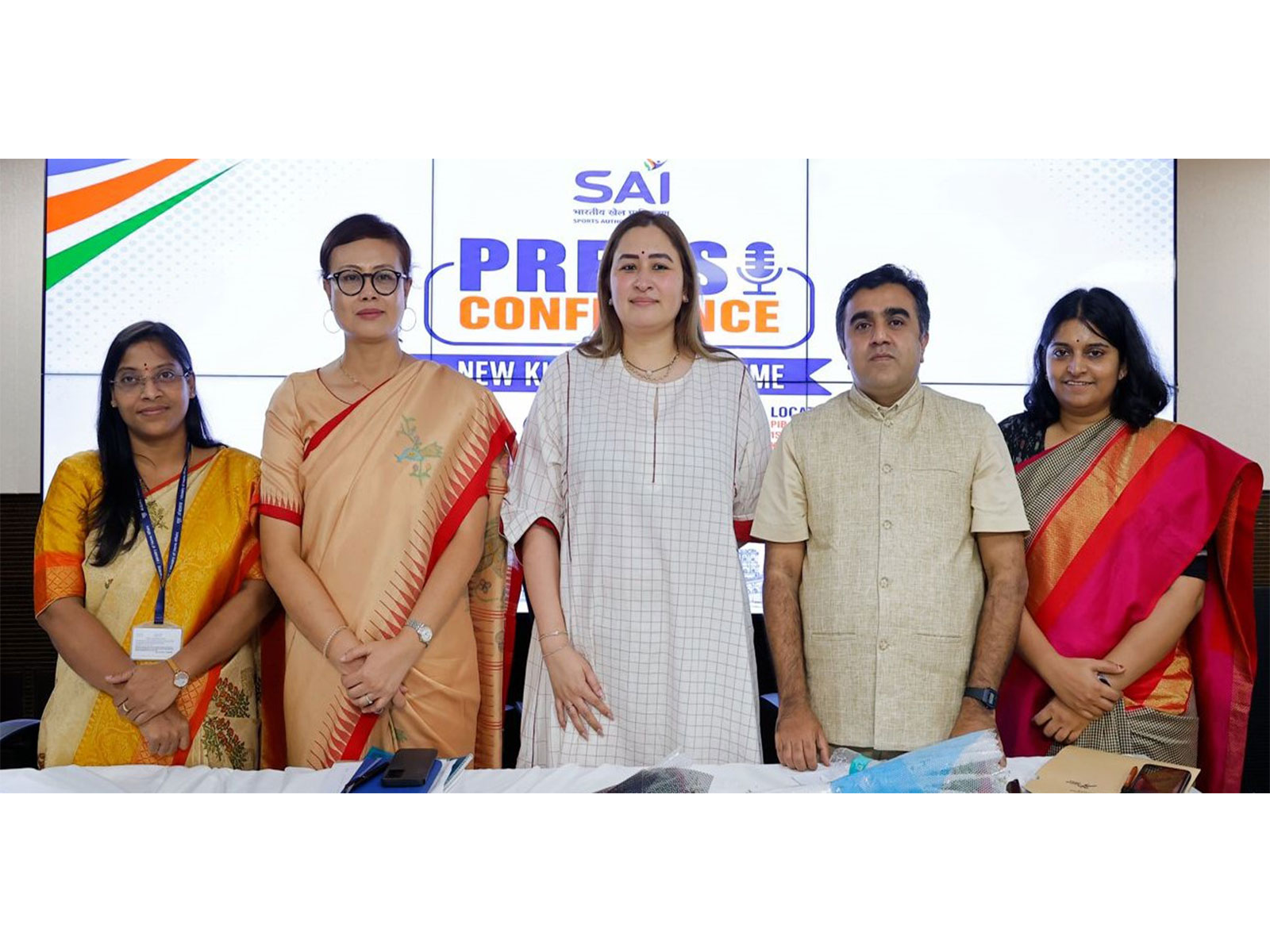 Hima Bindu (Deputy Director, SAI), Vishnu Sudhakaran (regional director, SAI Bangalore), Jwala Gutta (Olympian), Sonibala Devi (MD, Sports Authority of Telangana), V. Gayathri (Photo: PIB)