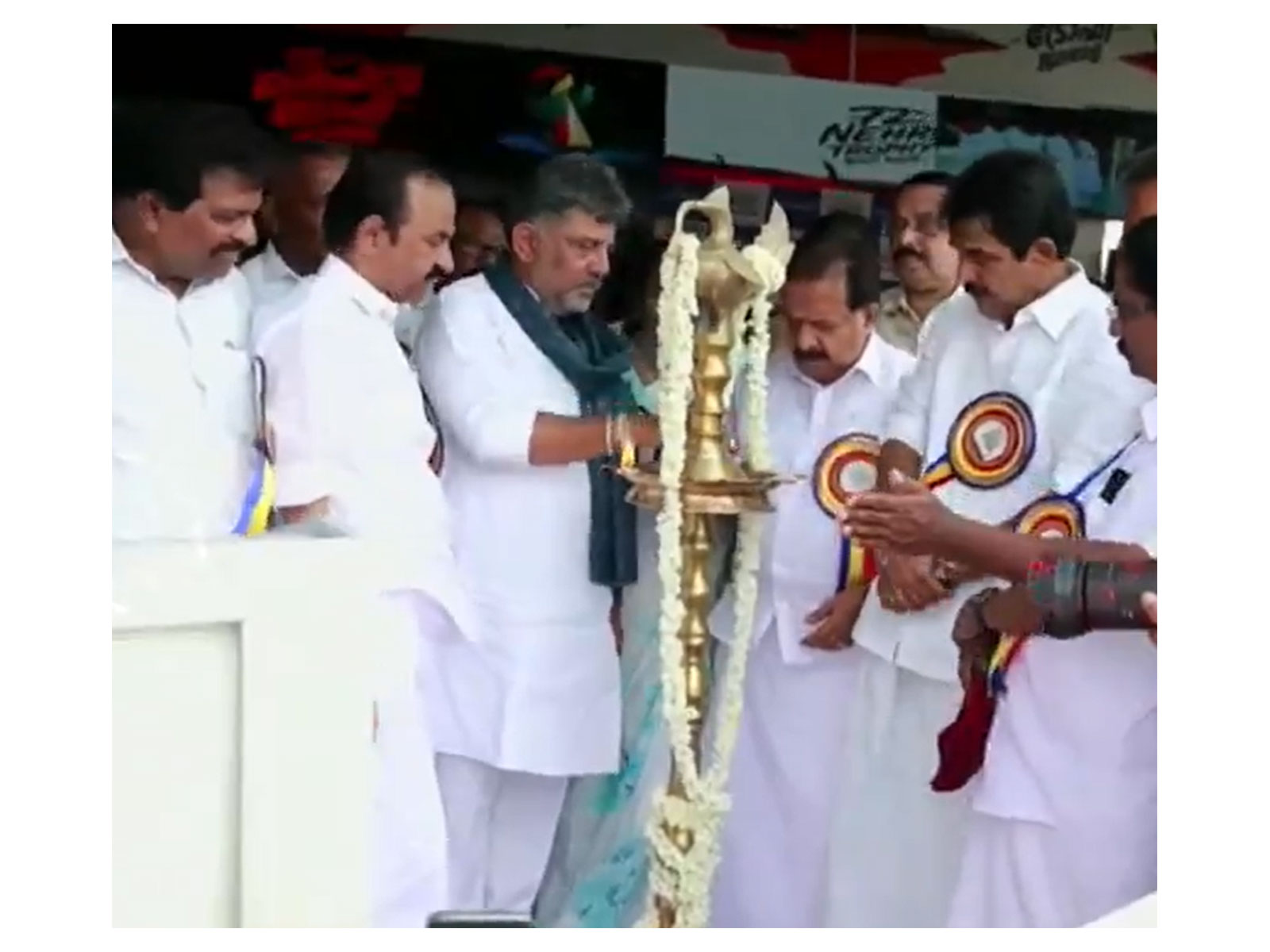 Keralam CM VD Satheesan inaugurates 72nd Nehru Trophy Boat Race in Alappuzha in presence of Karnataka CM DK Shivakumar (Photo/Kerala PID)