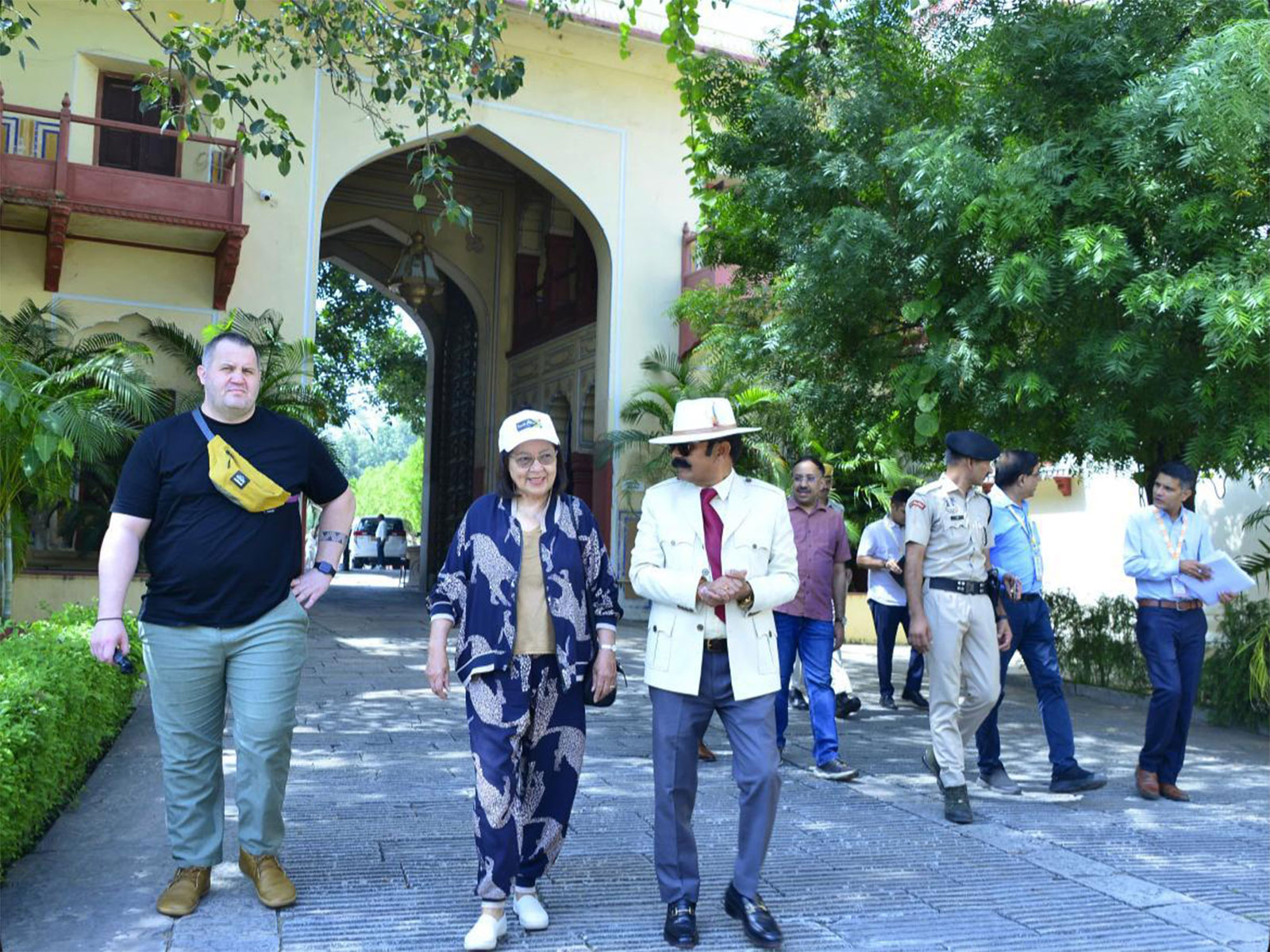 BRICS delegates explore Jaipur's City Palace on Day 2 of the Tourism Ministers' Meeting (Photo/X/@tourismgoi)