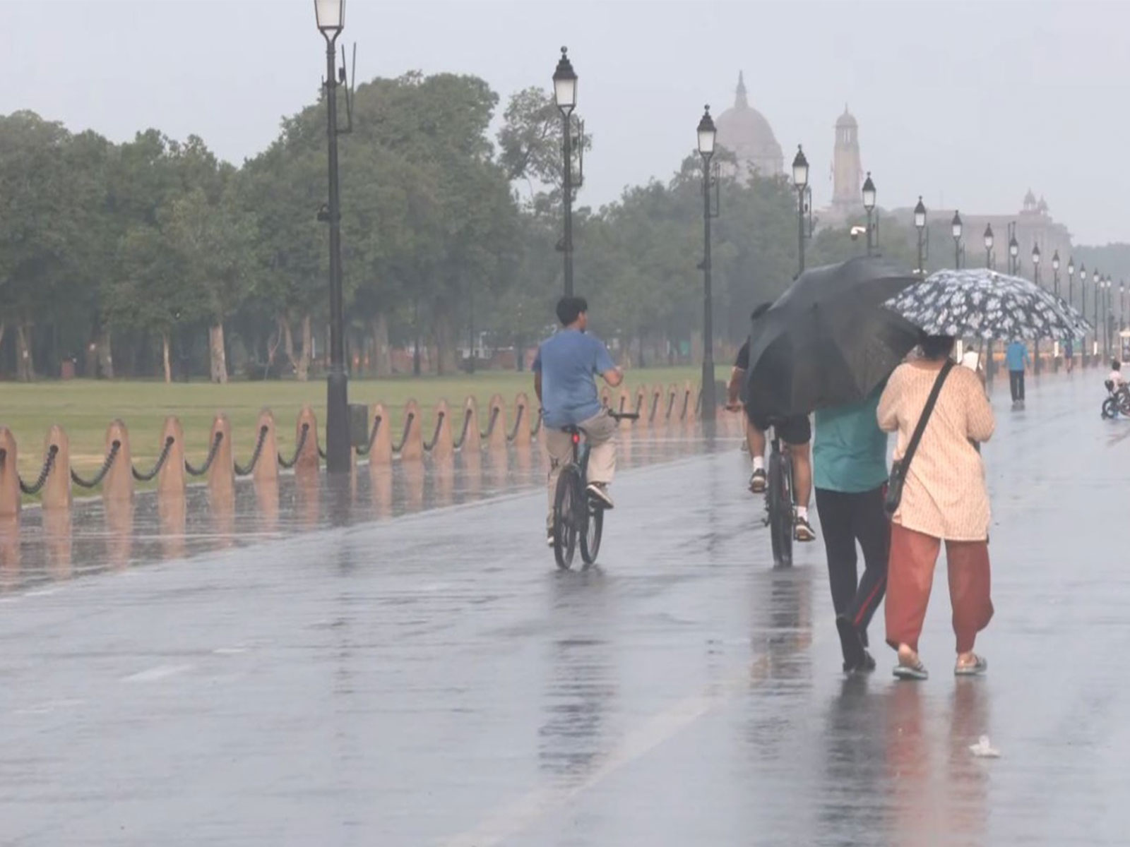 Rain lashes parts of the National Capital (Photo/ANI)