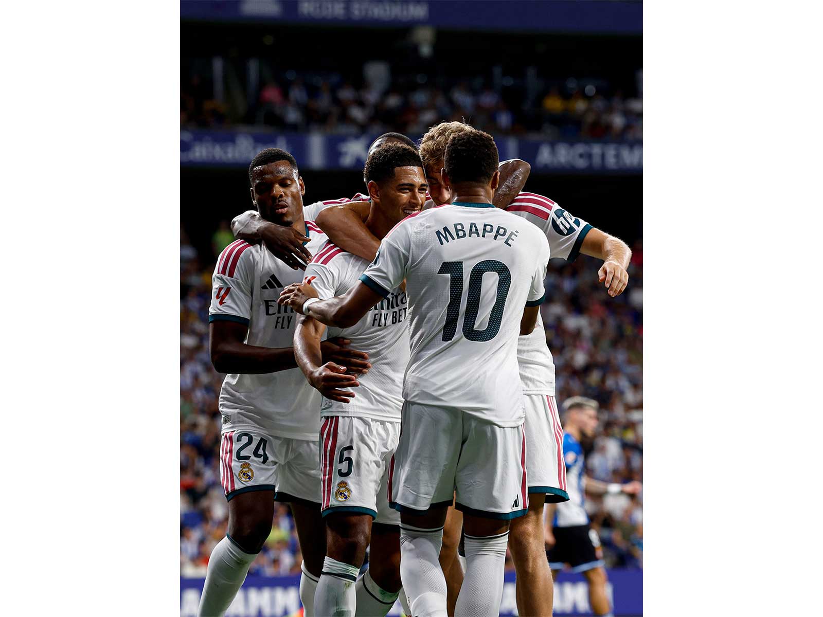 Real Madrid team celebrating. (Photo: @realmadrid X)