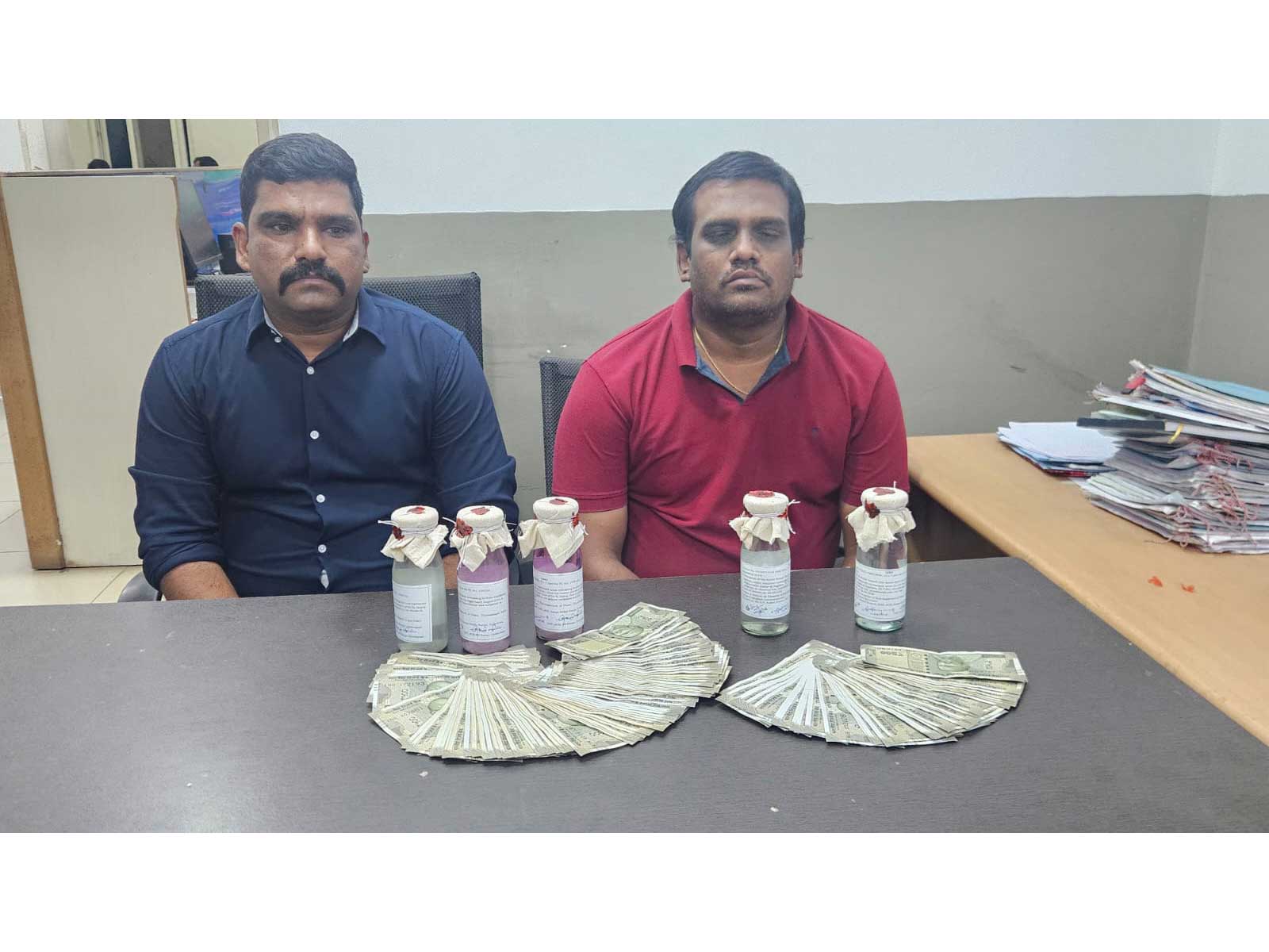 Telangana ACB arrests SI, constable (Photo/Telangana ACB)