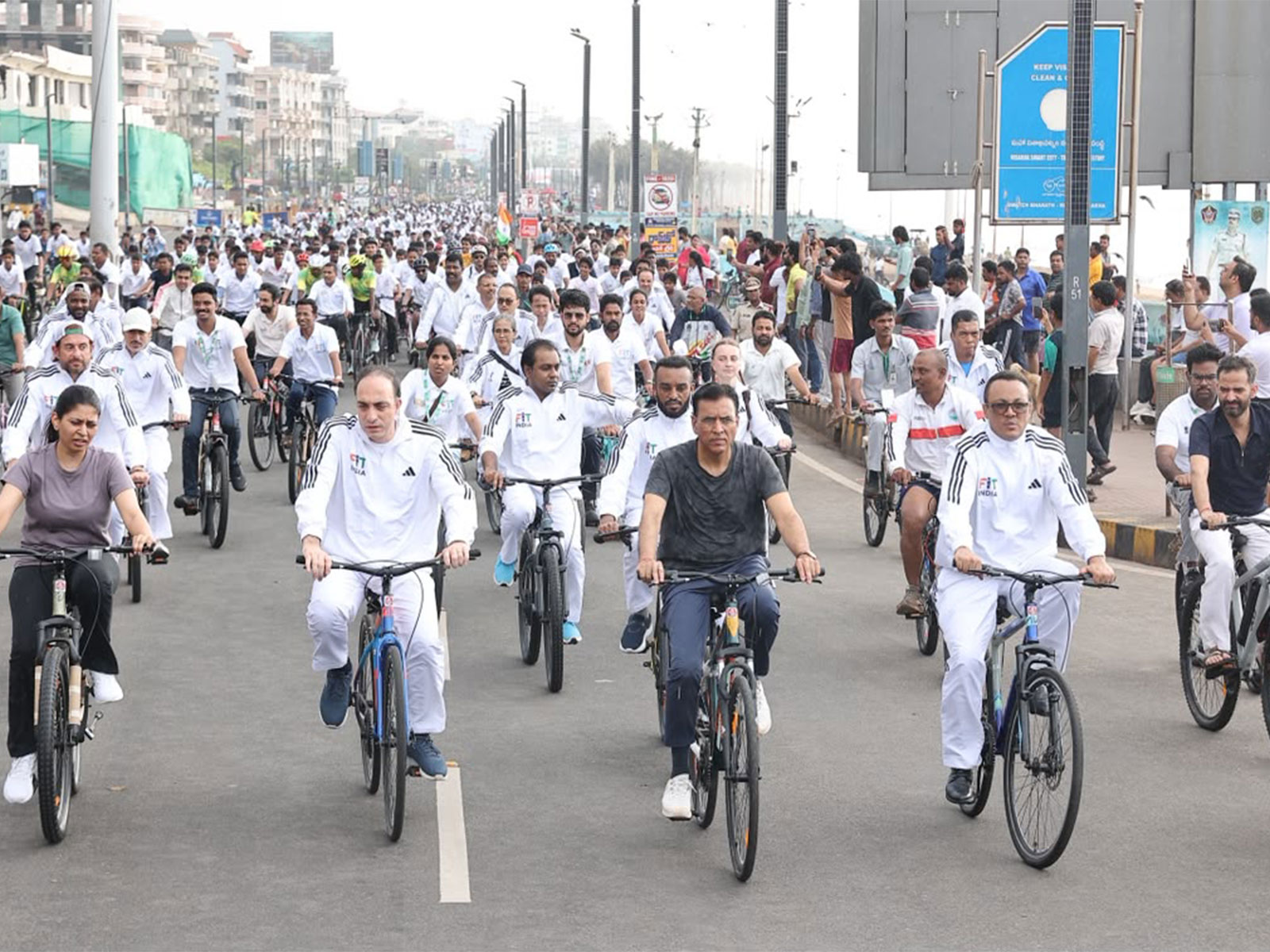 Mansukh Mandaviya and Raksha Khadse leading the BRICS Friendship Cycling Event. (Photo: Ministry of Youth Affairs and Sports)
