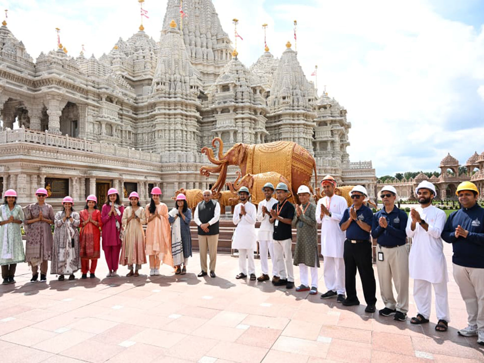 Gujarat CM Bhupendra Patel visits BAPS Akshardham temple in New Jersey (Photo/Gujarat CMO)