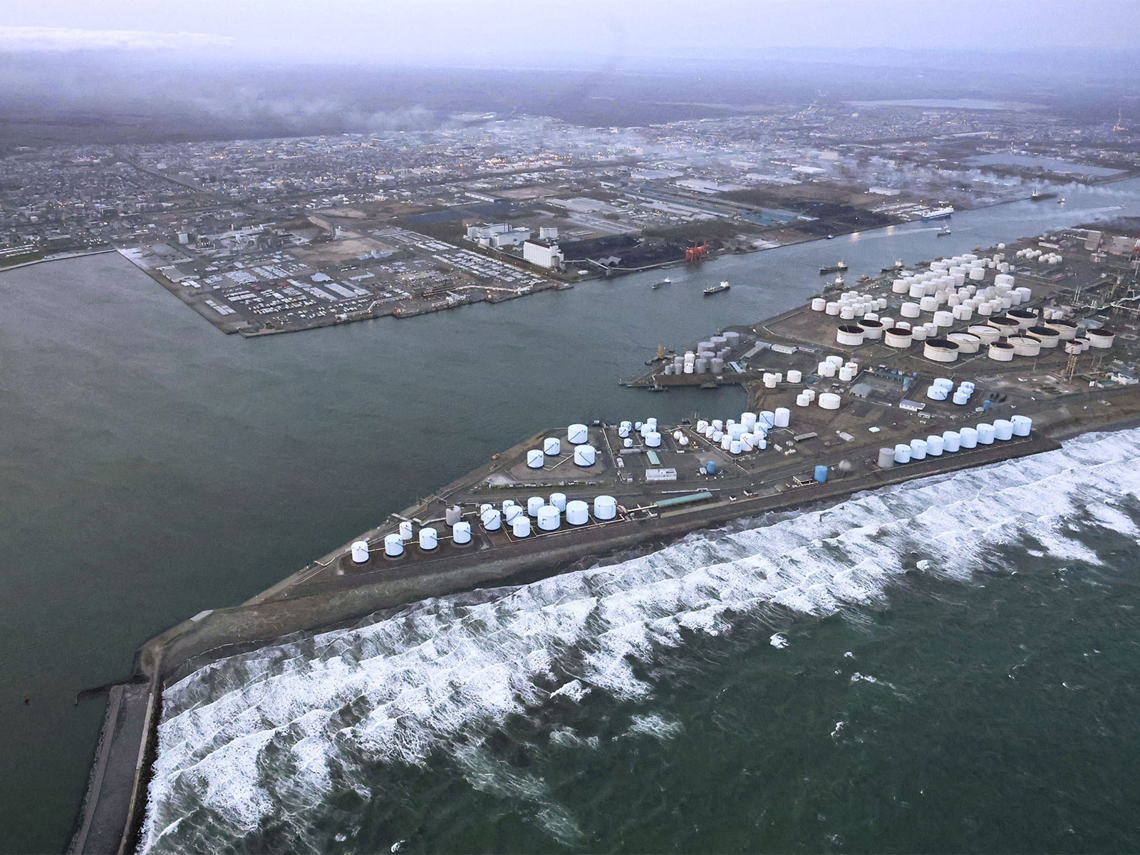 The coastline of Tomakomai, Hokkaido Prefecture, Japan (File photo/Reuters)