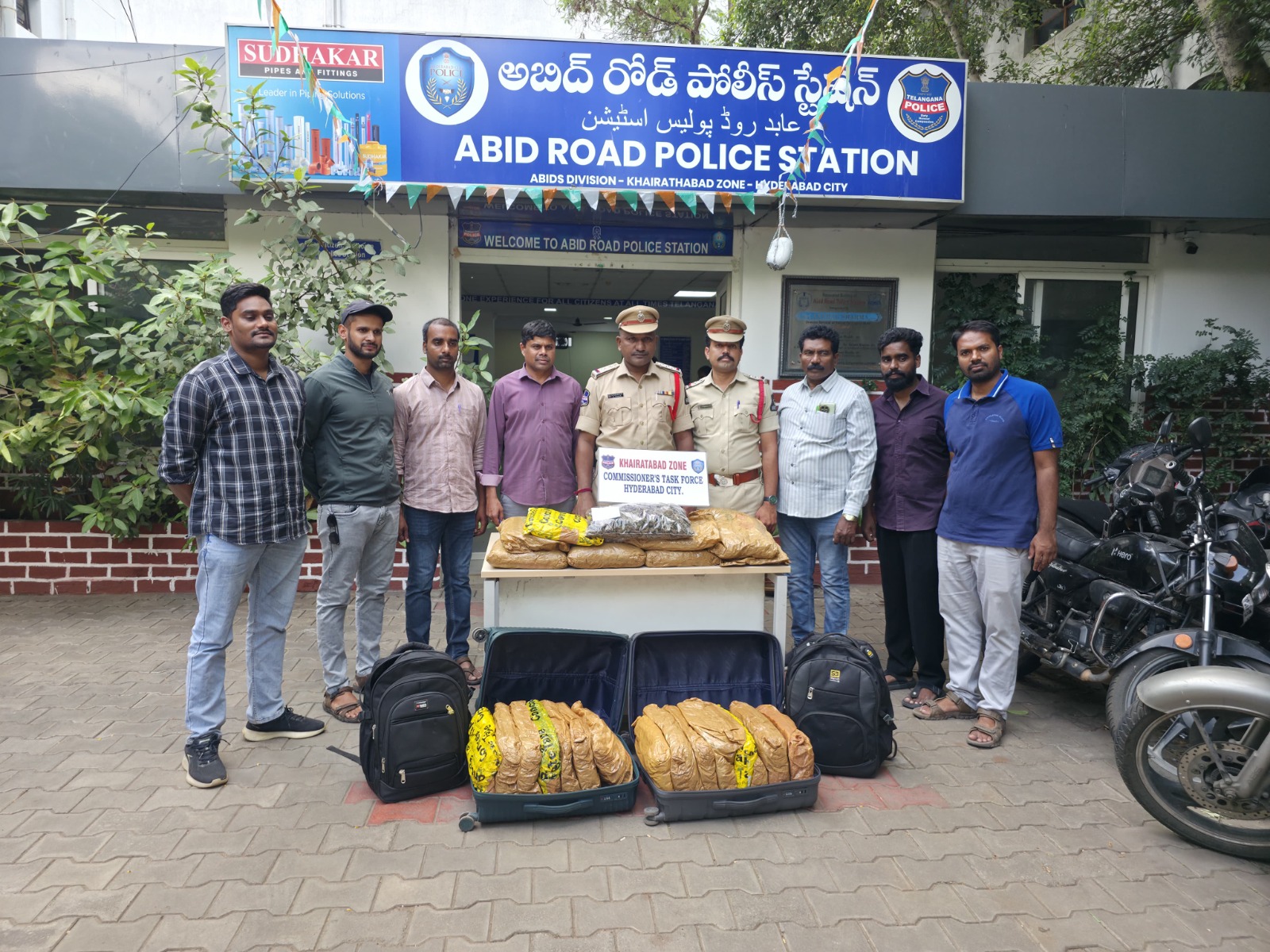 Hyderabad Police with seized contraband (Photo/Hyderabd Police)
