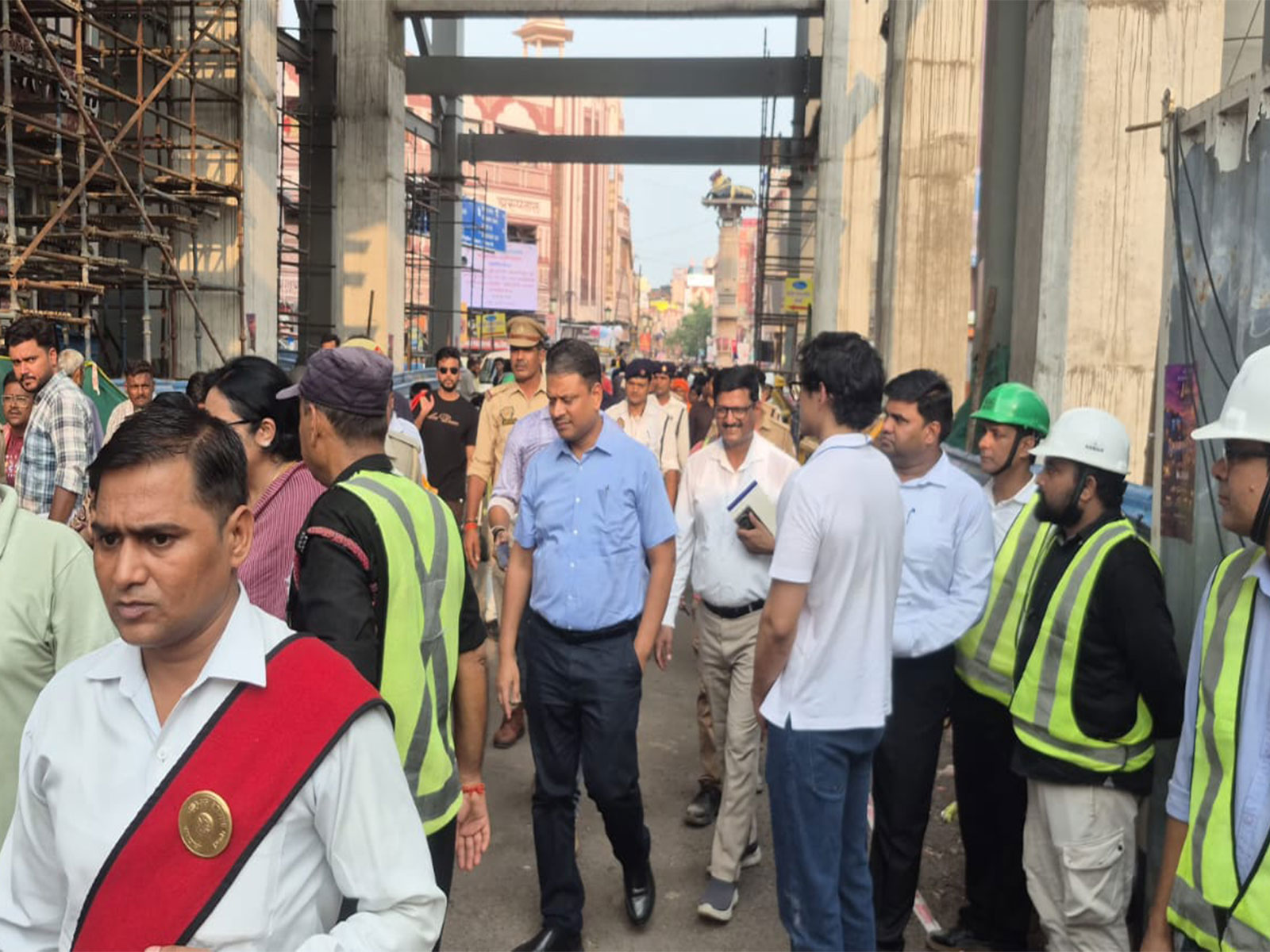 Varanasi Divisional Commissioner inspects ropeway projects (Photo/Information Department Varanasi)