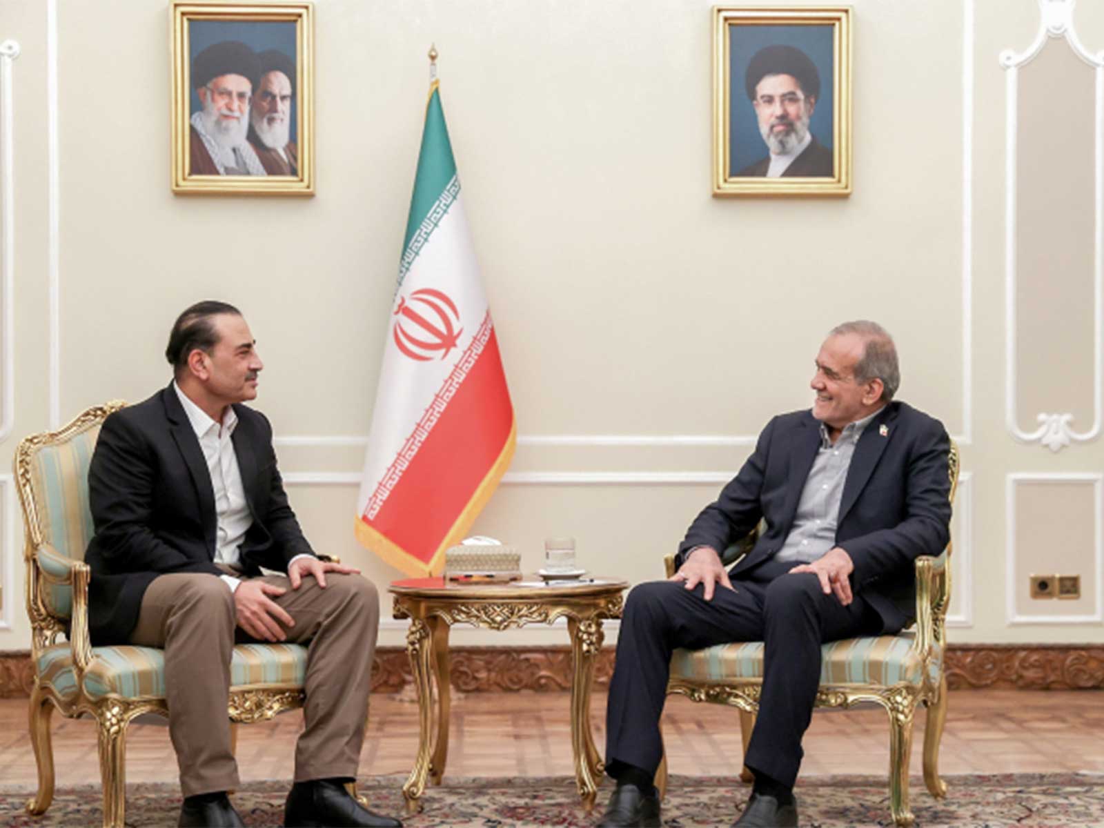 Iranian President Masoud Pezeshkian meets Pakistan Army Chief Asim Munir (Photo/president.ir/Official website of Iranian President)