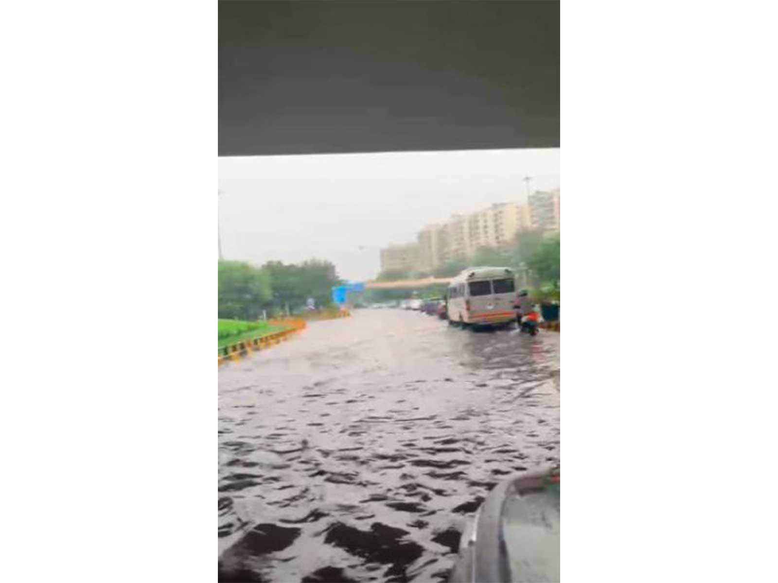 Delhi: Rain lashes several parts of the national capital (Visuals from AIIMS) (Photo/ANI)