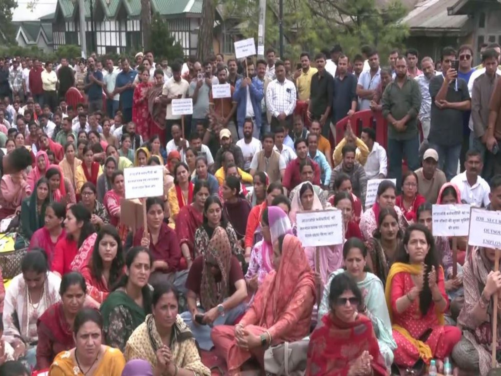 Vidhan Sabha gherao in Shimla (Photo/ANI)