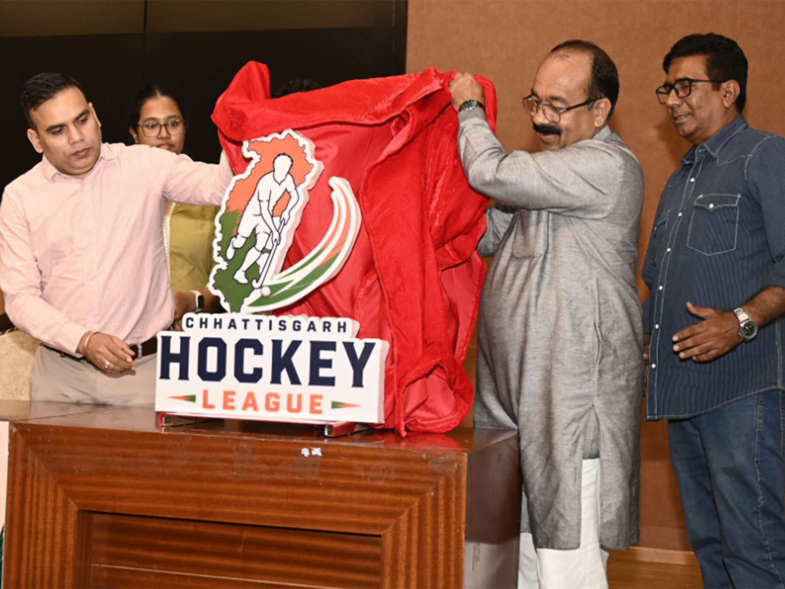 Yashwant Kumar, Arun Sao and Firoz Ansari during inauguration ceremony of Chhattisgarh Hockey League (Photo: Chhattisgarh Hockey League)