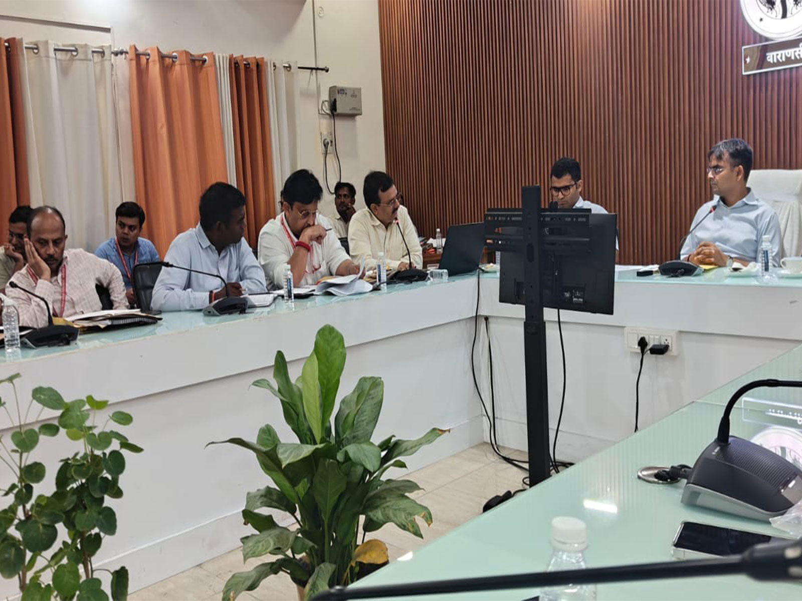 Varanasi District Magistrate Satyendra Kumar reviews health schemes (Photo/ Information Department Varanasi)