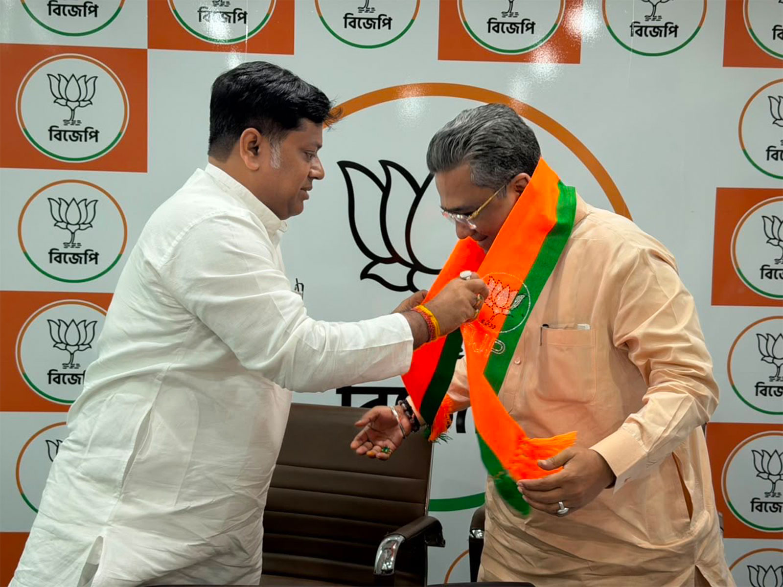 Union MoS Sukanta Majumdar with BJP leader Sunil Bansal (Photo: x/@DrSukantaBJP)