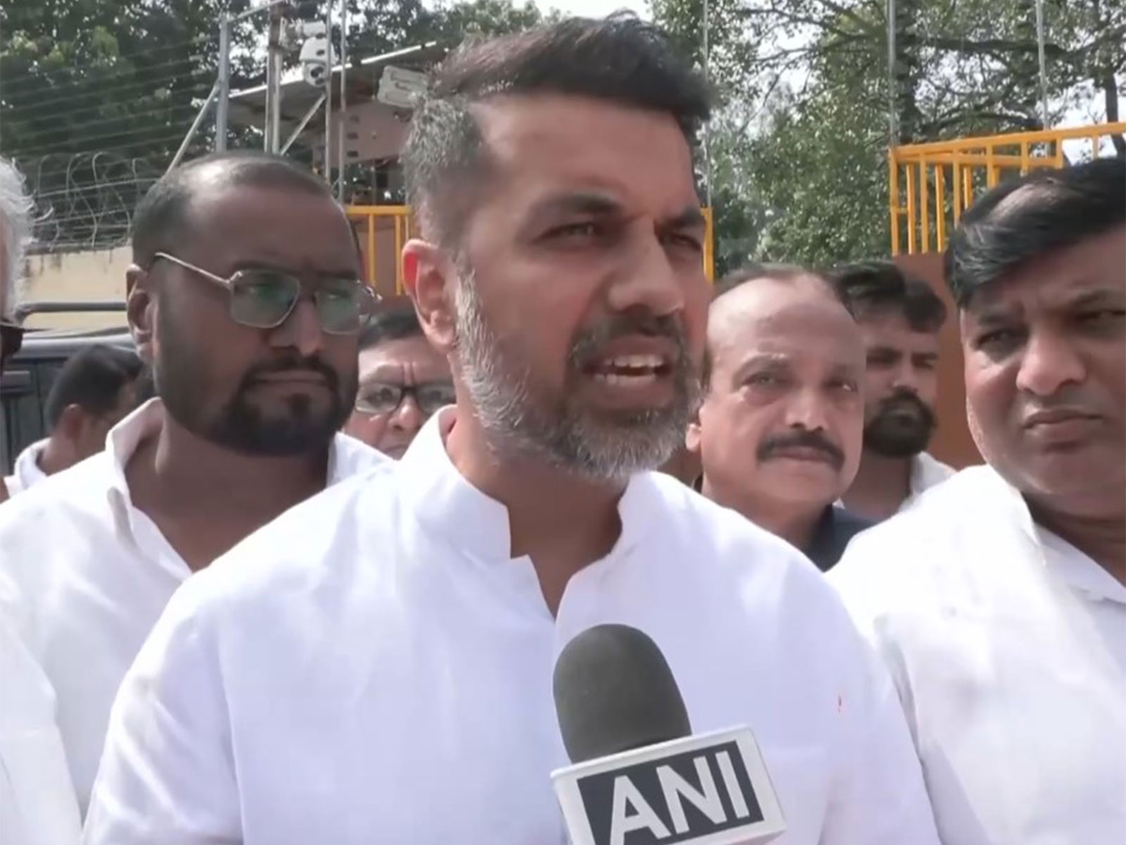 Congress leader Abhishek Dutt (Photo:ANI)