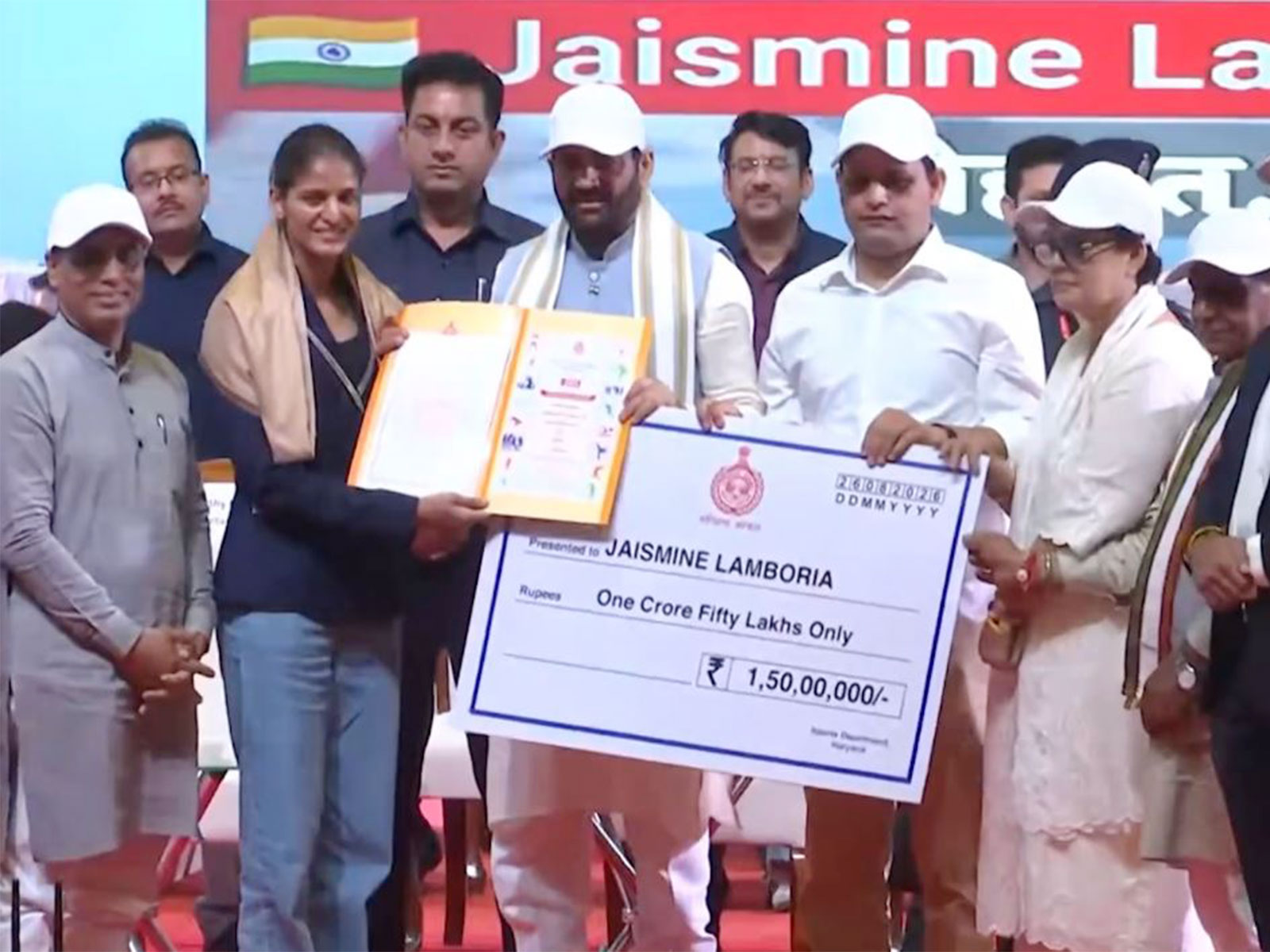 Haryana CM Nayab Singh Saini felicitating boxer Jaismine Lamboria in Panchkula. (Photo: X/ @NayabSainiBJP)