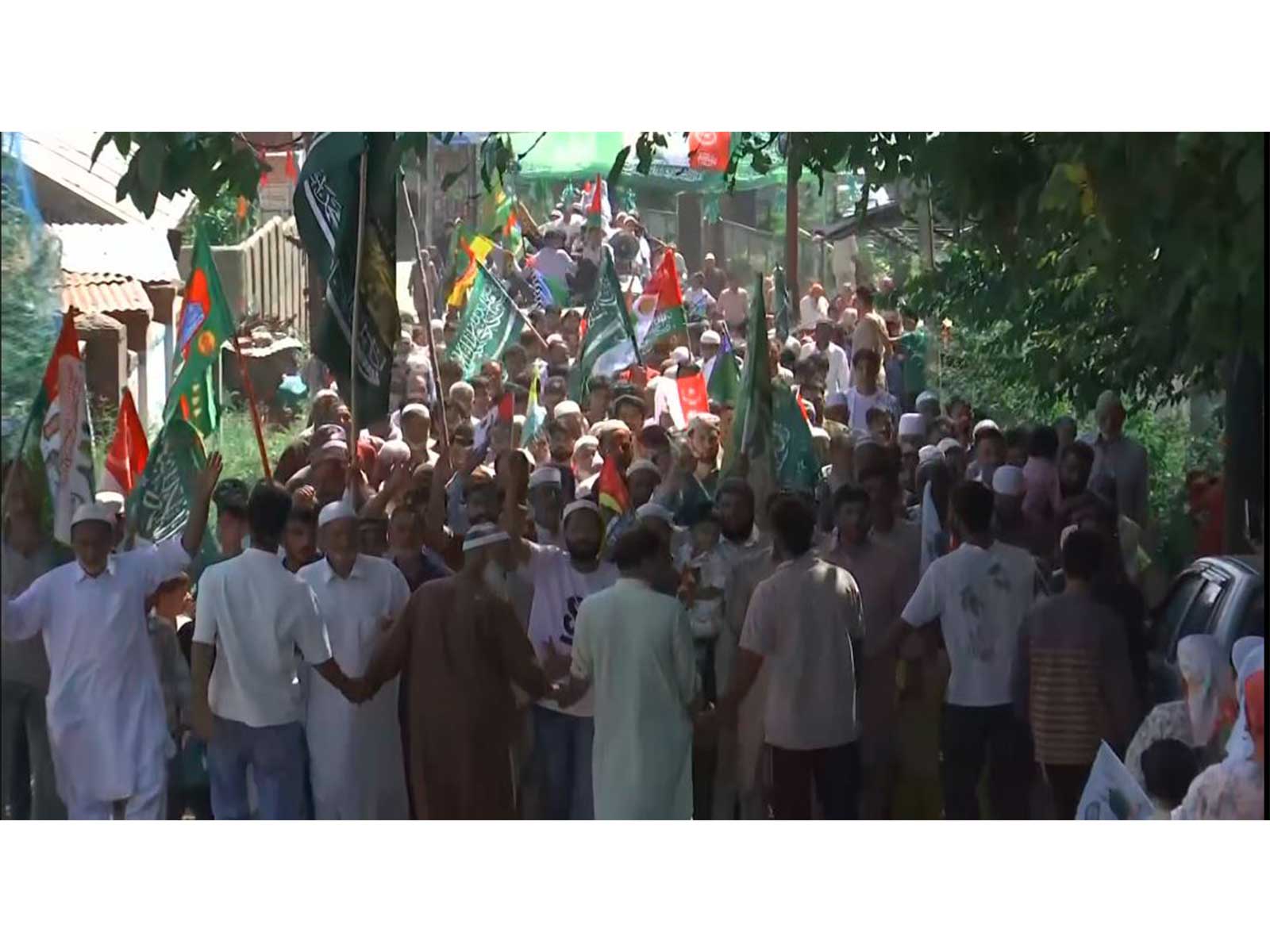 Devotees gather for Eid Milad-un-Nabi celebrations (Photo/ANI)