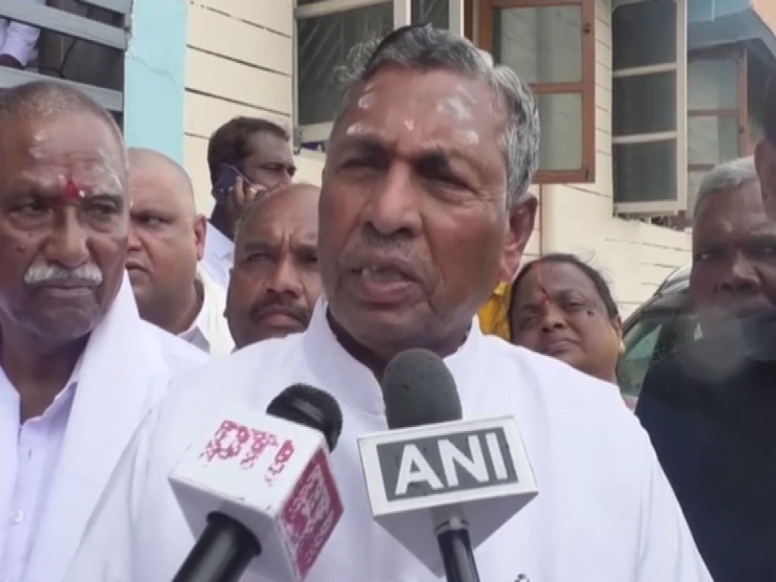 Karnataka Minister KH Muniyappa (File Photo/ANI)