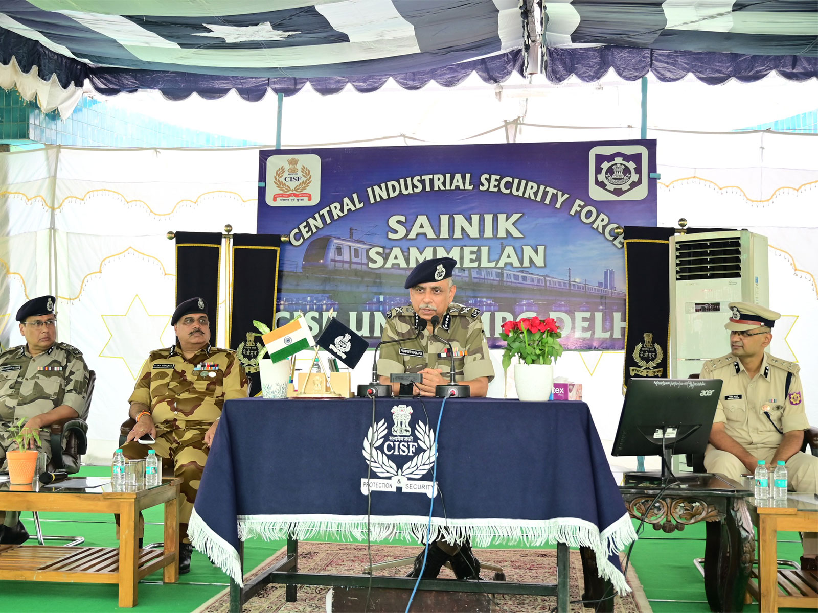 CISF DG reviews operational preparedness at DMRC Delhi (Photo/@CISFHQrs/X)