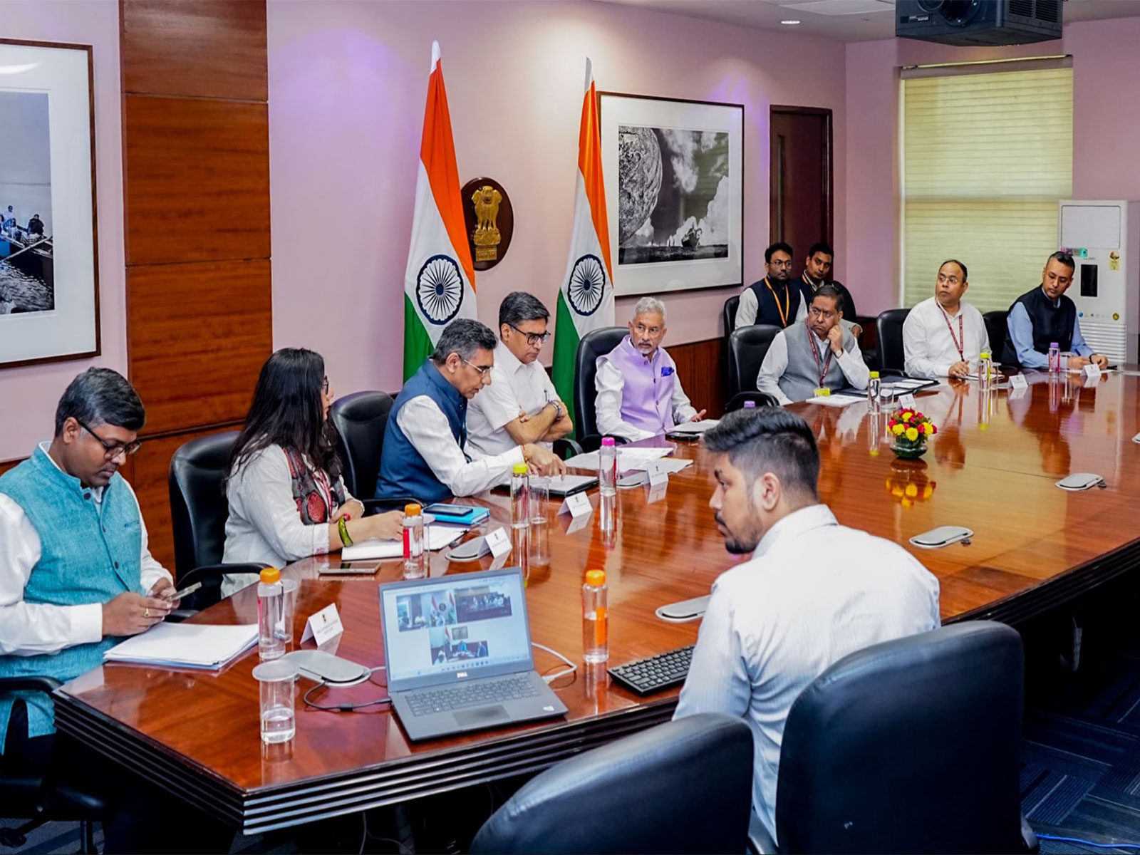 EAM S Jaishankar and MEA officials discuss rescue efforts in Nepal (Photo/@DrSJaishankar)