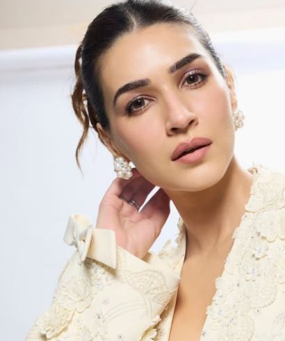 Actor Kriti Sanon (Image source: Instagram@kritisanon)