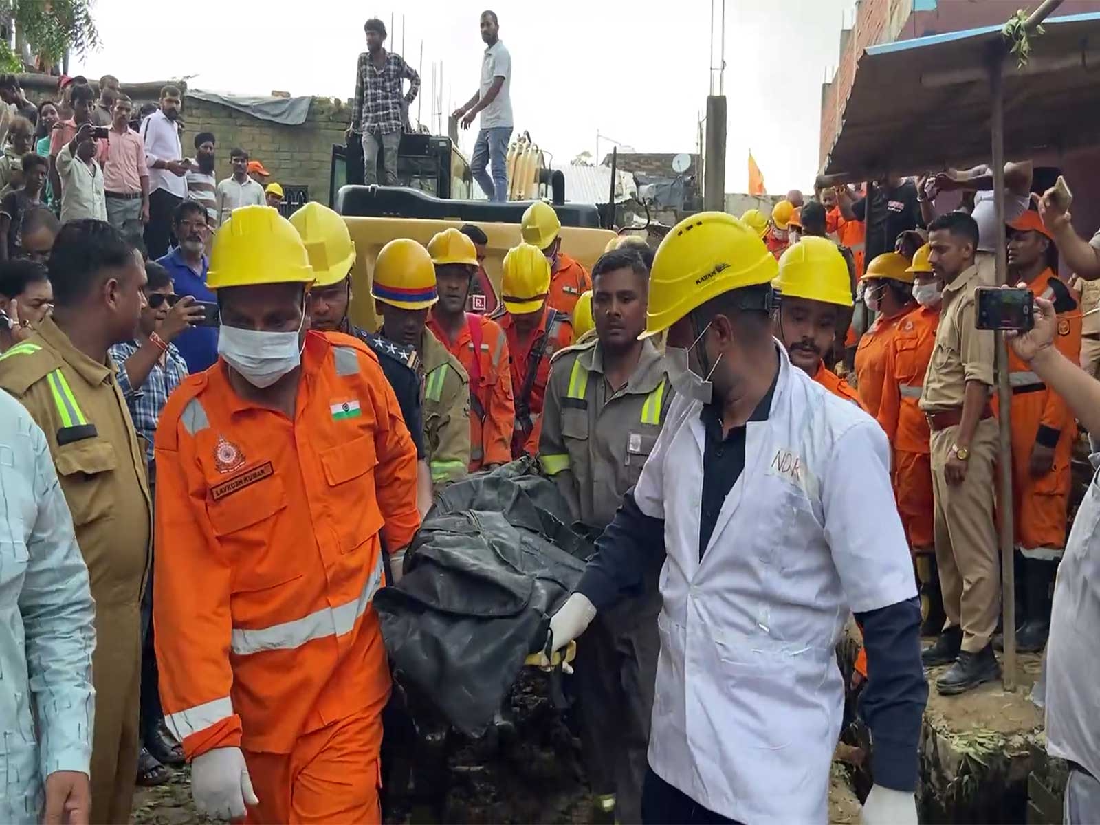 NDRF recovers body of 16-year-old from borewell in Kanpur (Photo/ANI)