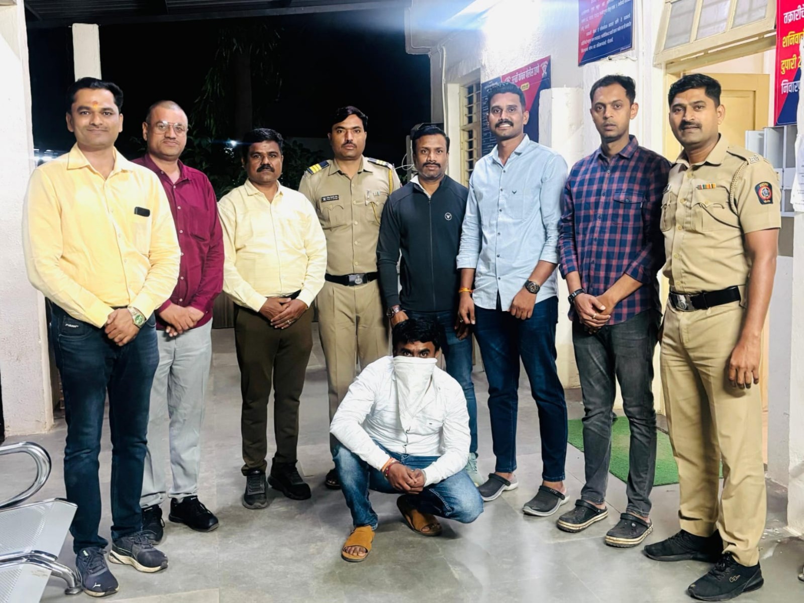 Pune Rural ATS personnel seizes a country-made pistol, two live cartridges and two sickles from a history-sheeter (Photo/ANI)