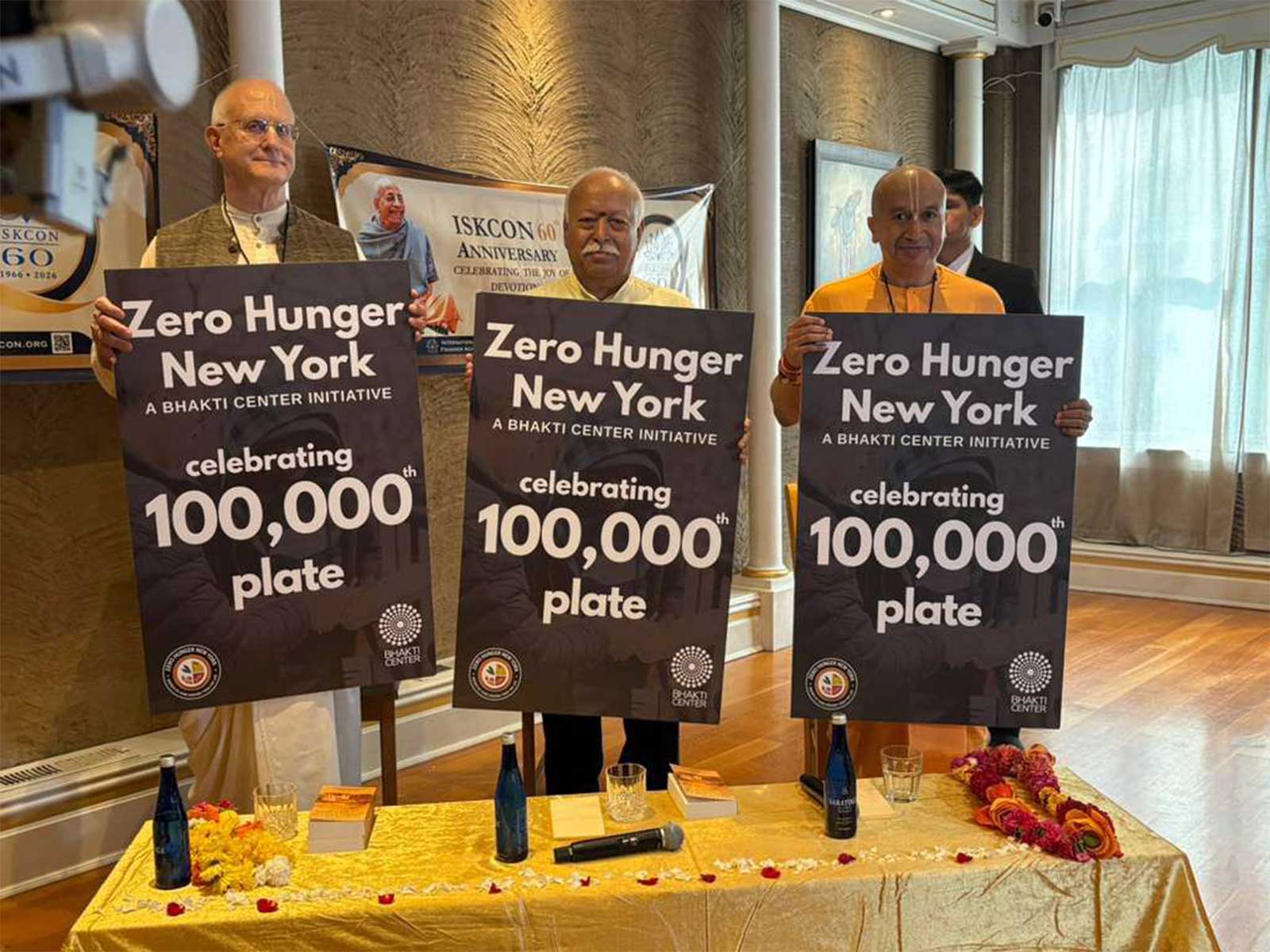 RSS Chief Mohan Bhagwat participates in food distribution initiative for homeless people in New York (Photo/ANI)