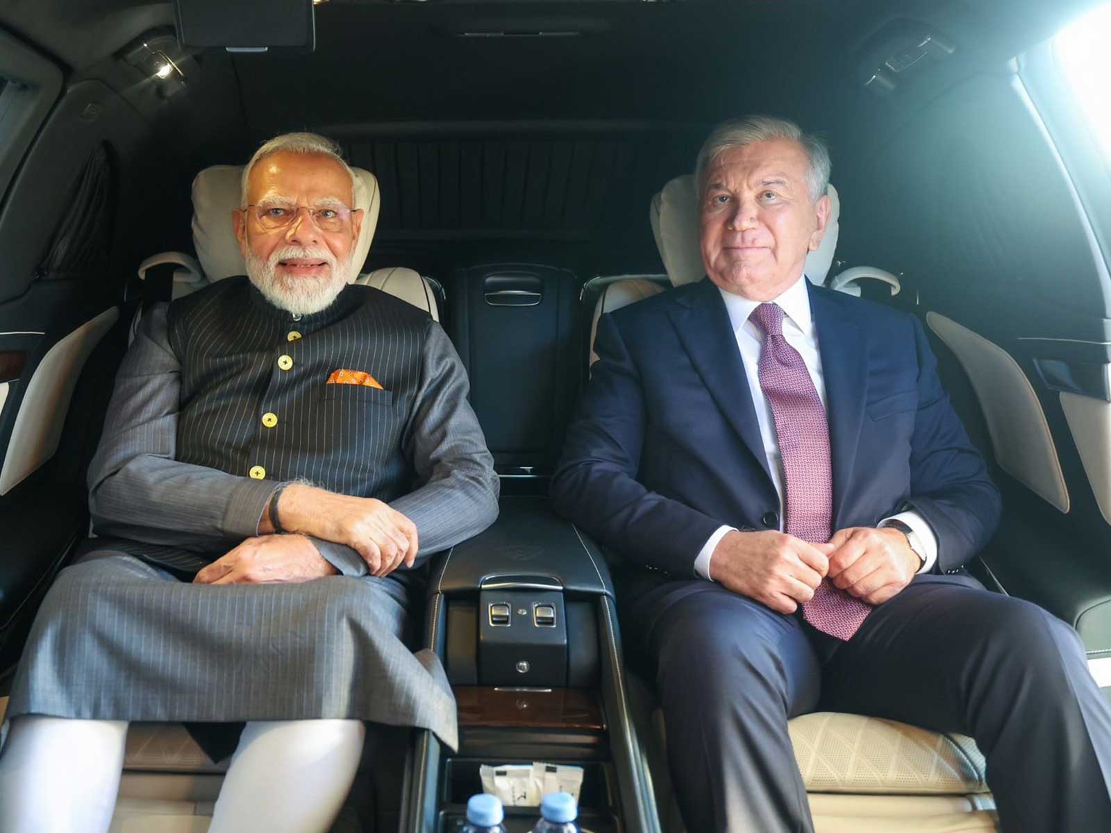 Prime Minister Narendra Modi with Uzbek President Shavkat Mirziyoyev (Photo/X/@narendramodi)