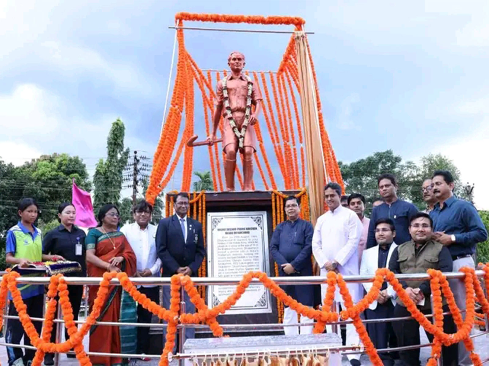 CM Manik Saha unveils Major Dhyan Chand statue  (Photo/ANI)