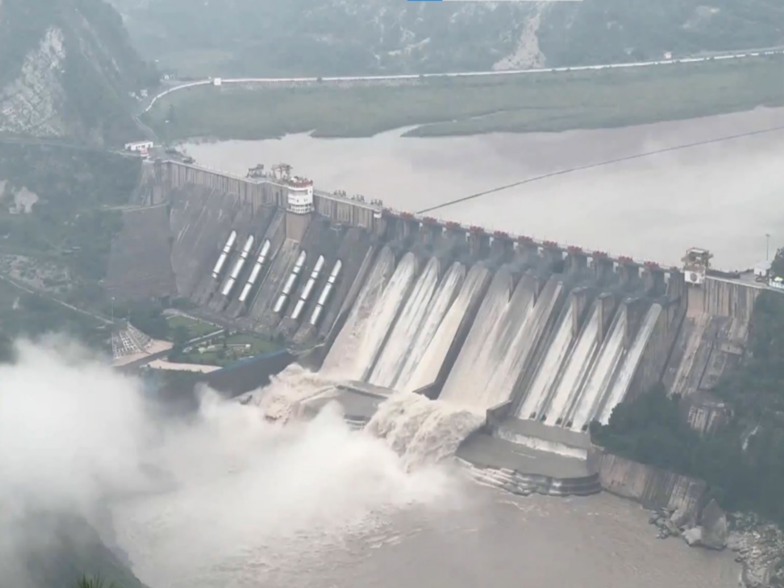 Salal Dam opens gates (Photo/ANI)