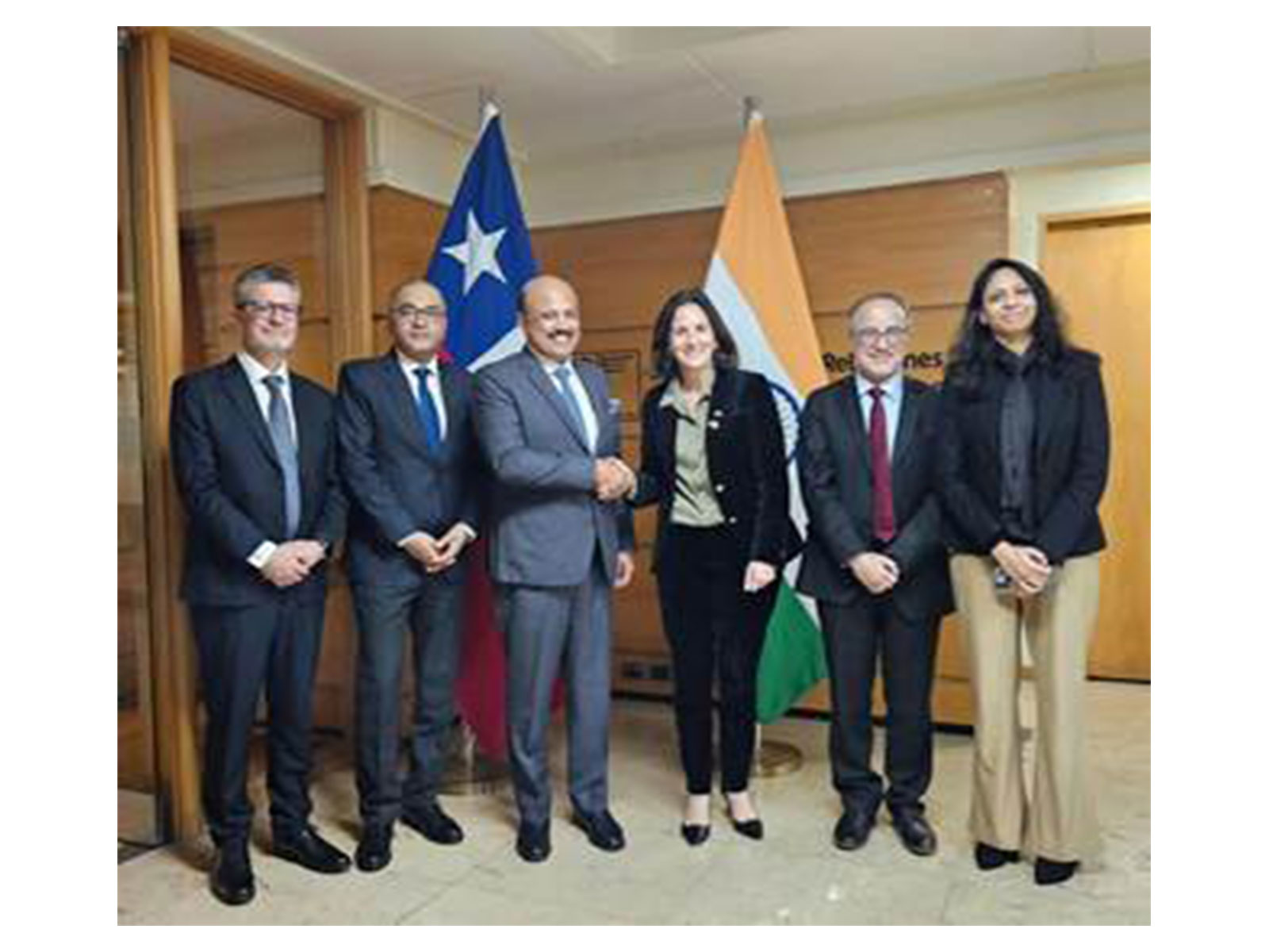 Commerce Secretary Shri Rajesh Agrawal Meets Chilean Vice-Minister Paula Estevez Weinstein (Photo/PIB)