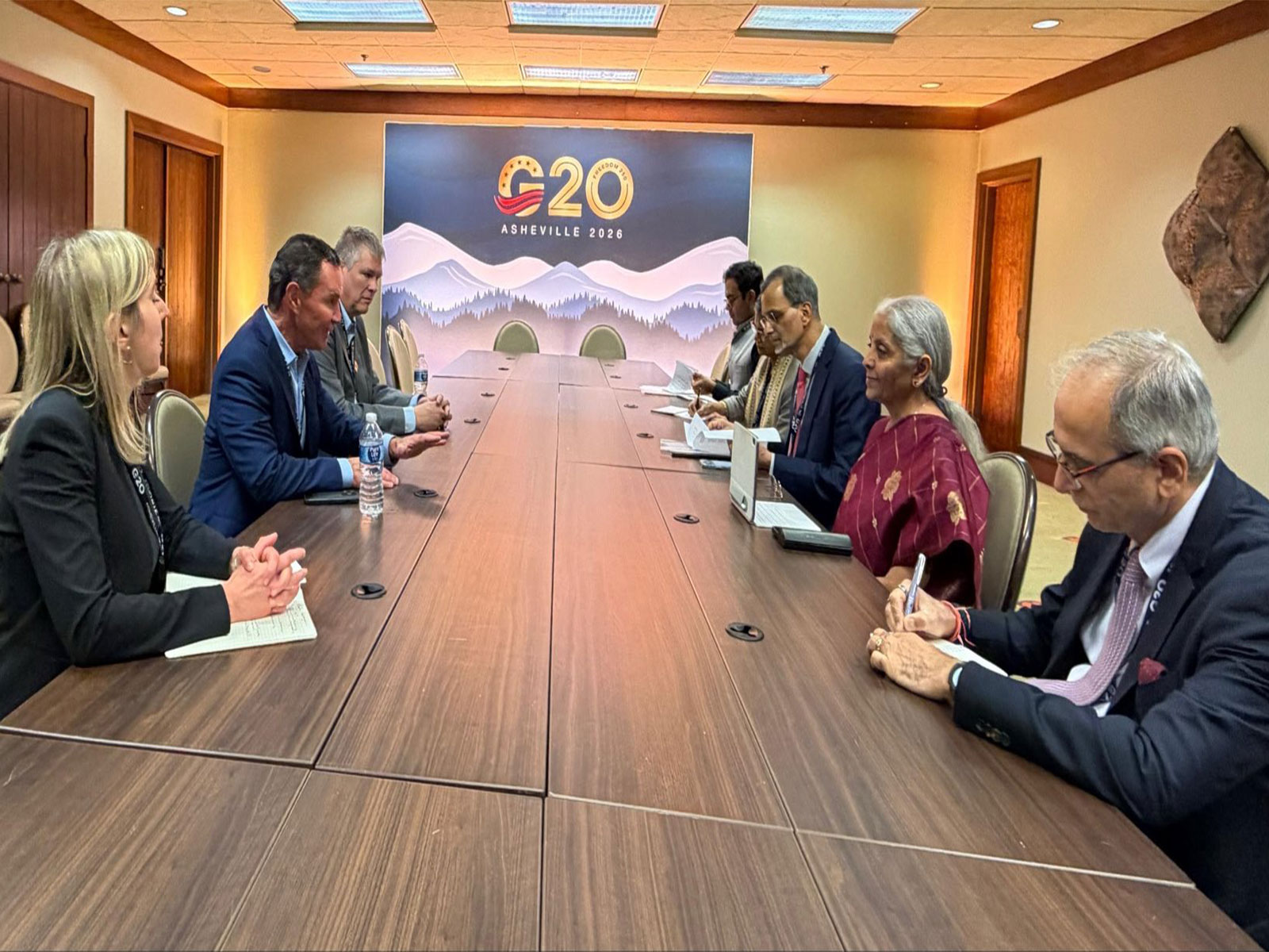 Union Minister for Finance and Corporate Affairs Nirmala Sitharaman met 3M Chairman and Chief Executive Officer William Brown (Photo/@FinMinIndia)
