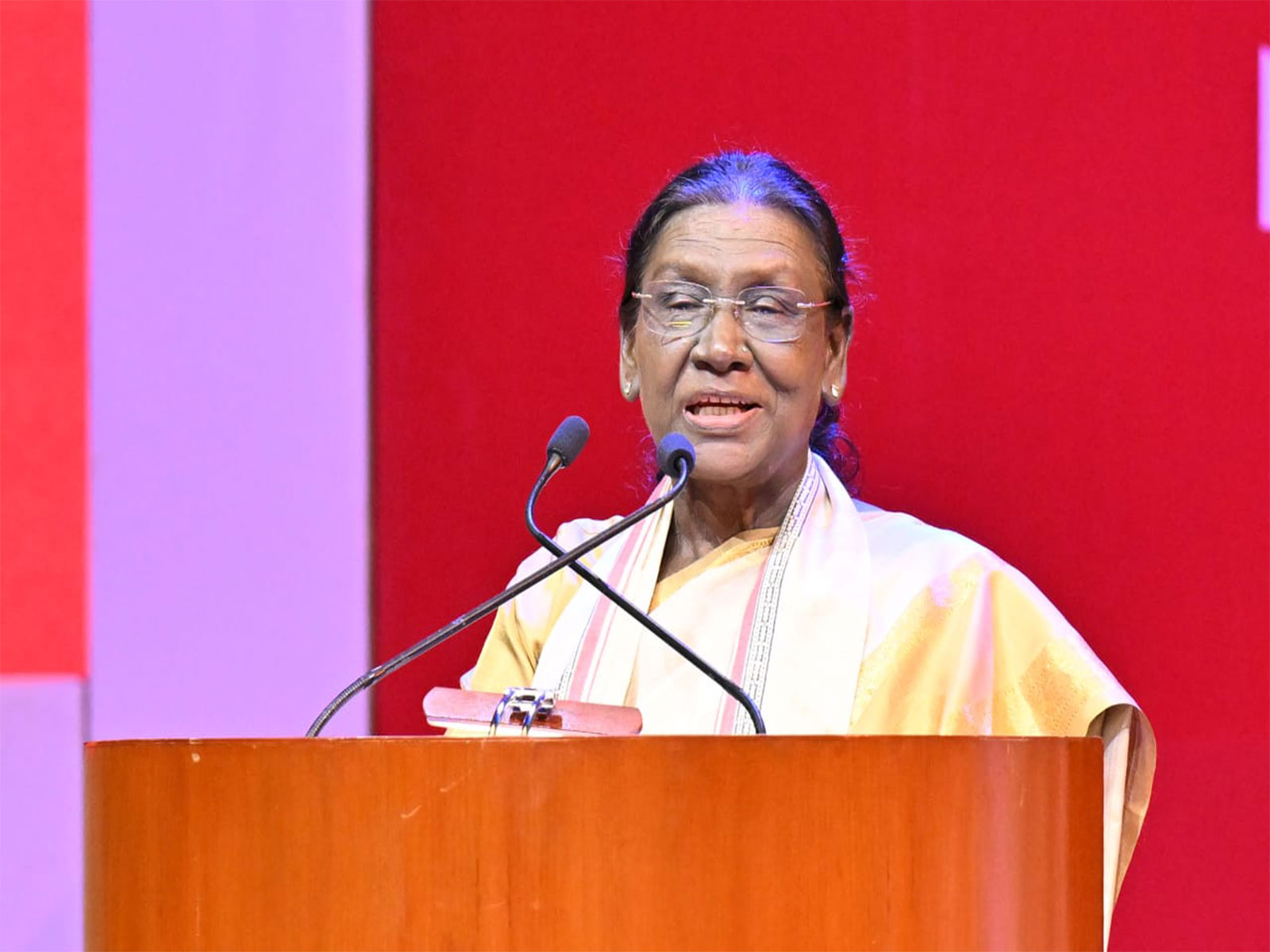 President Droupadi Murmu at convocation ceremony (Photo/X/@rashtrapatibhvn)