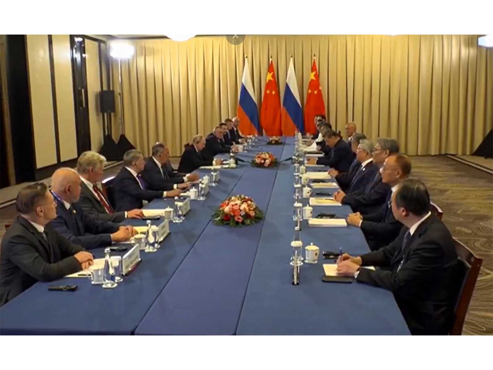 Russian President Vladimir Putin holds talks with Chinese President Xi Jinping (Photo/Reuters)