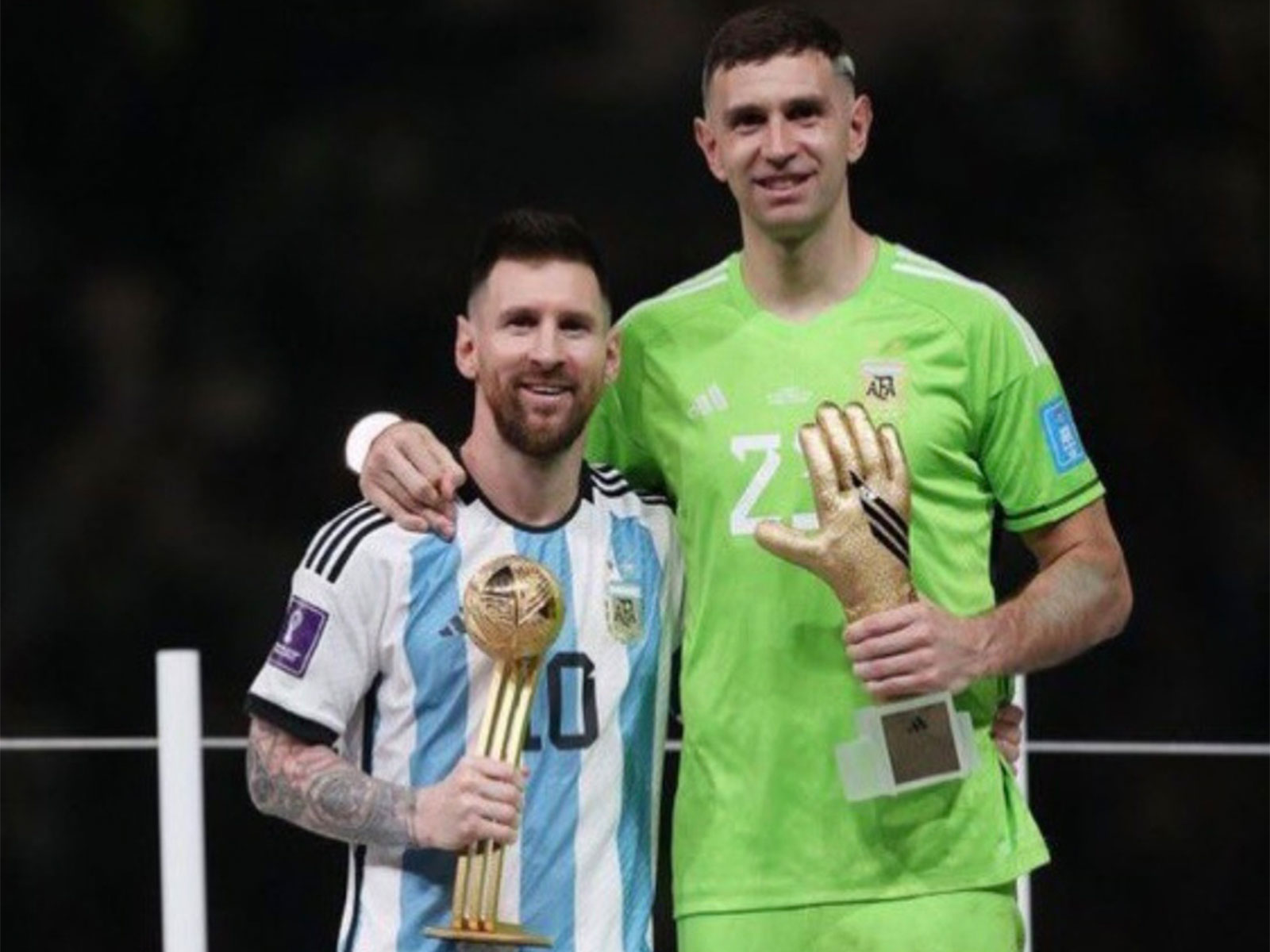 Lionel Messi with Emi Martinez. (Photo: @emi_martinez26 Instagram)
