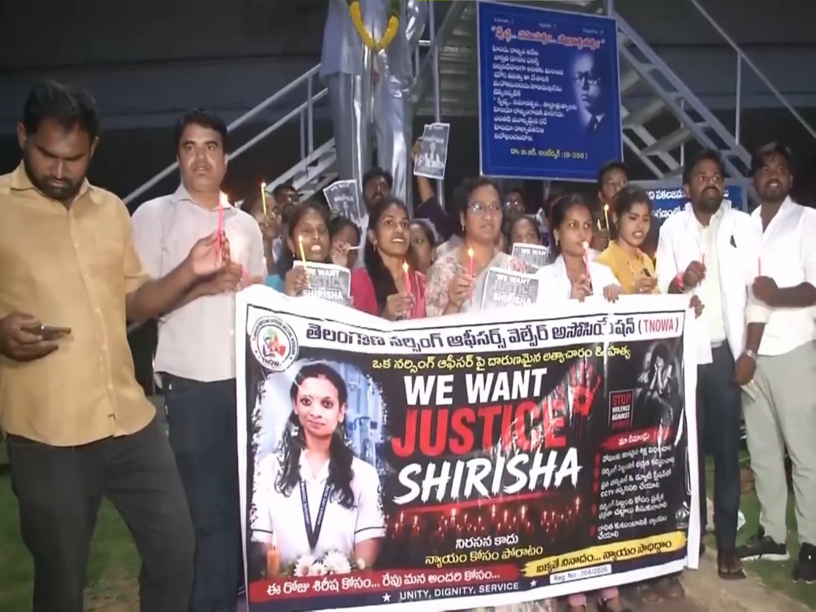 Telangana Nursing Association holds candlelight march for justice for murdered nurse in Rangareddy (Photo:ANI) 
